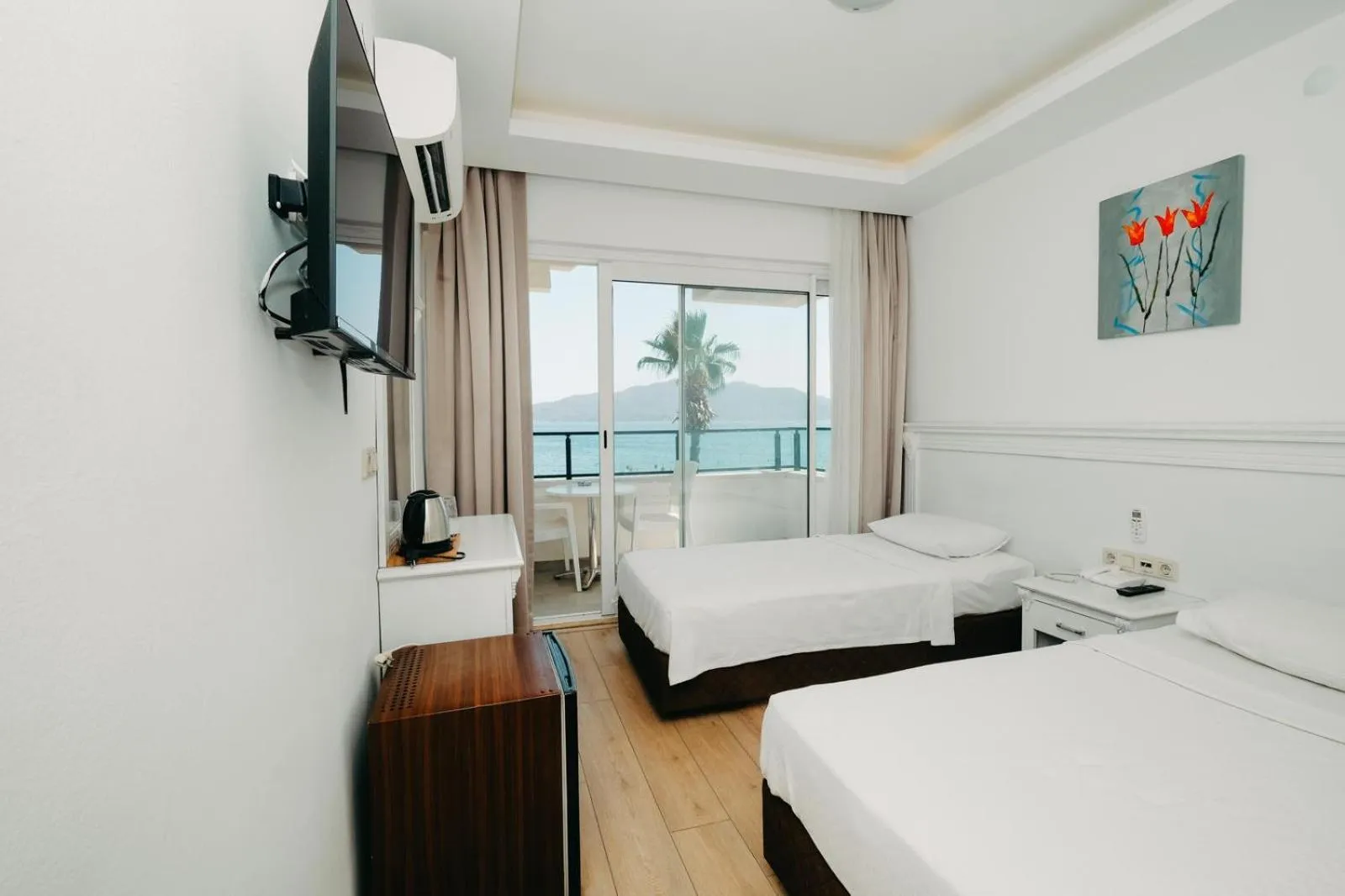 Photo of the whole room in Honeymoon Beach Otel