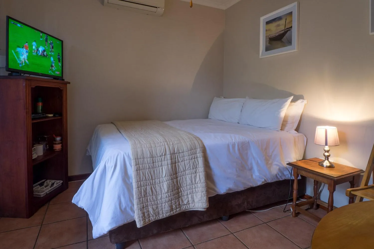 TV and multimedia, Bed in Carrington Guest House