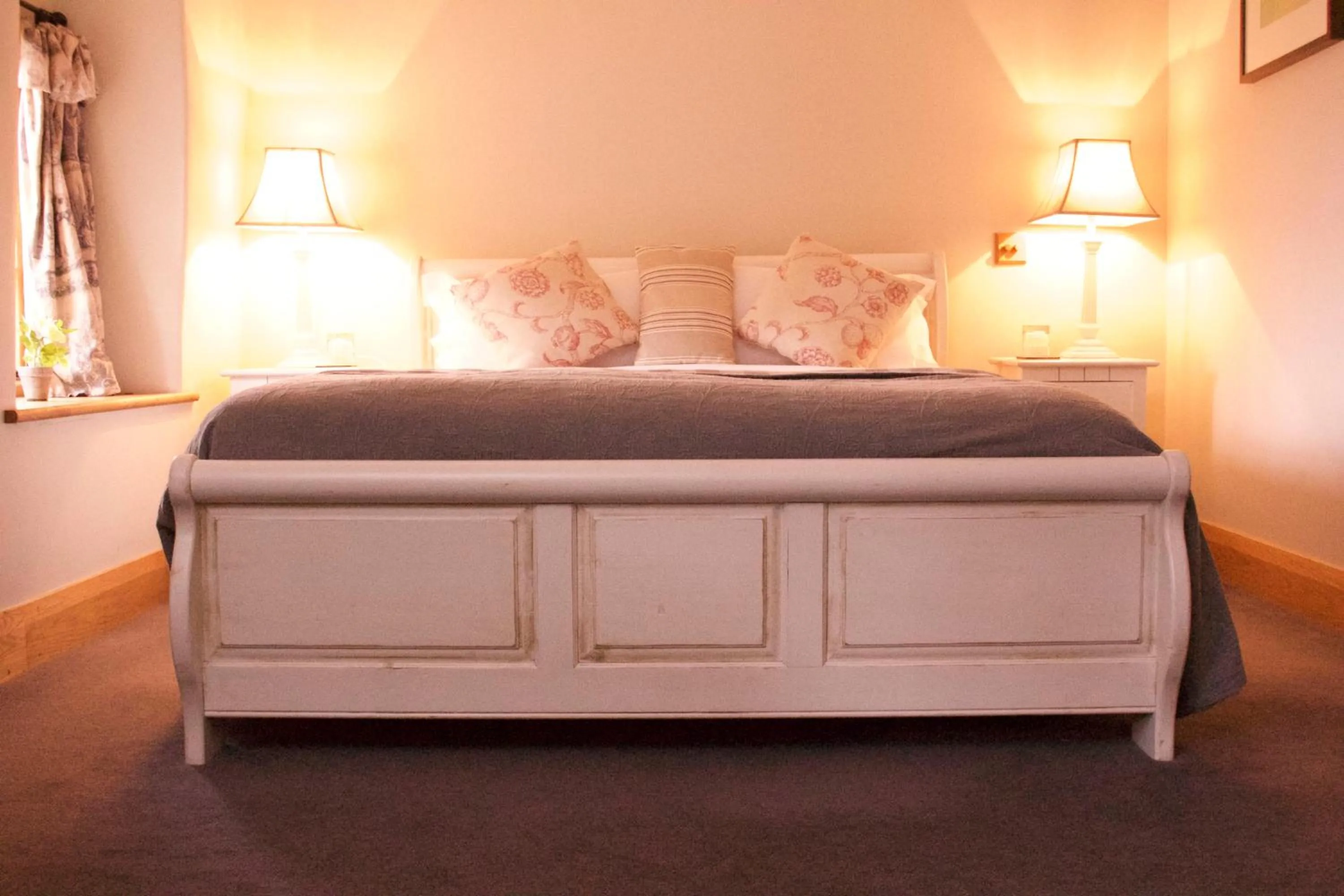 Bed in The Kingsdon Inn