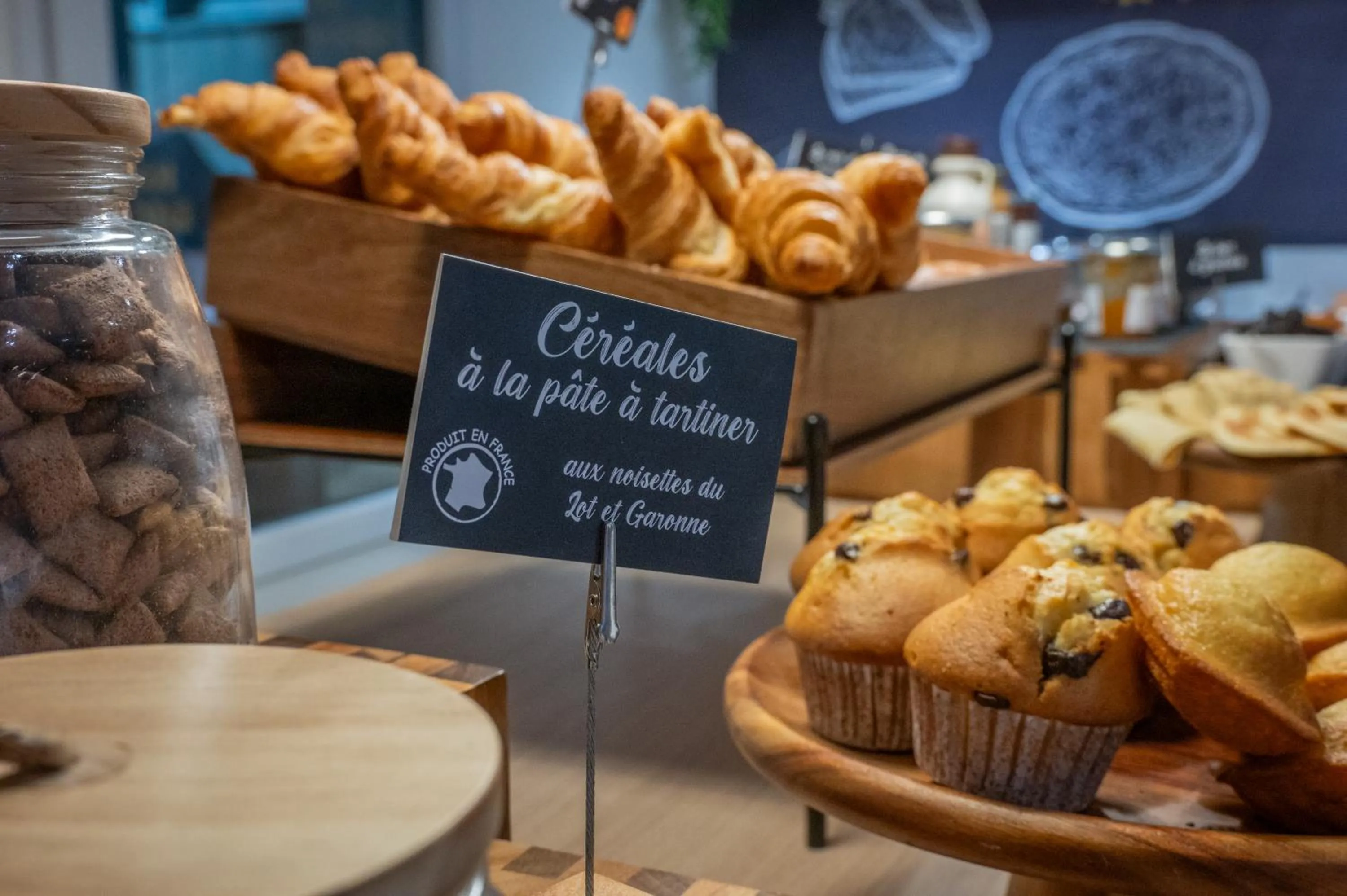 Food and drinks in Appart Hotel Odalys City Rennes Lorgeril