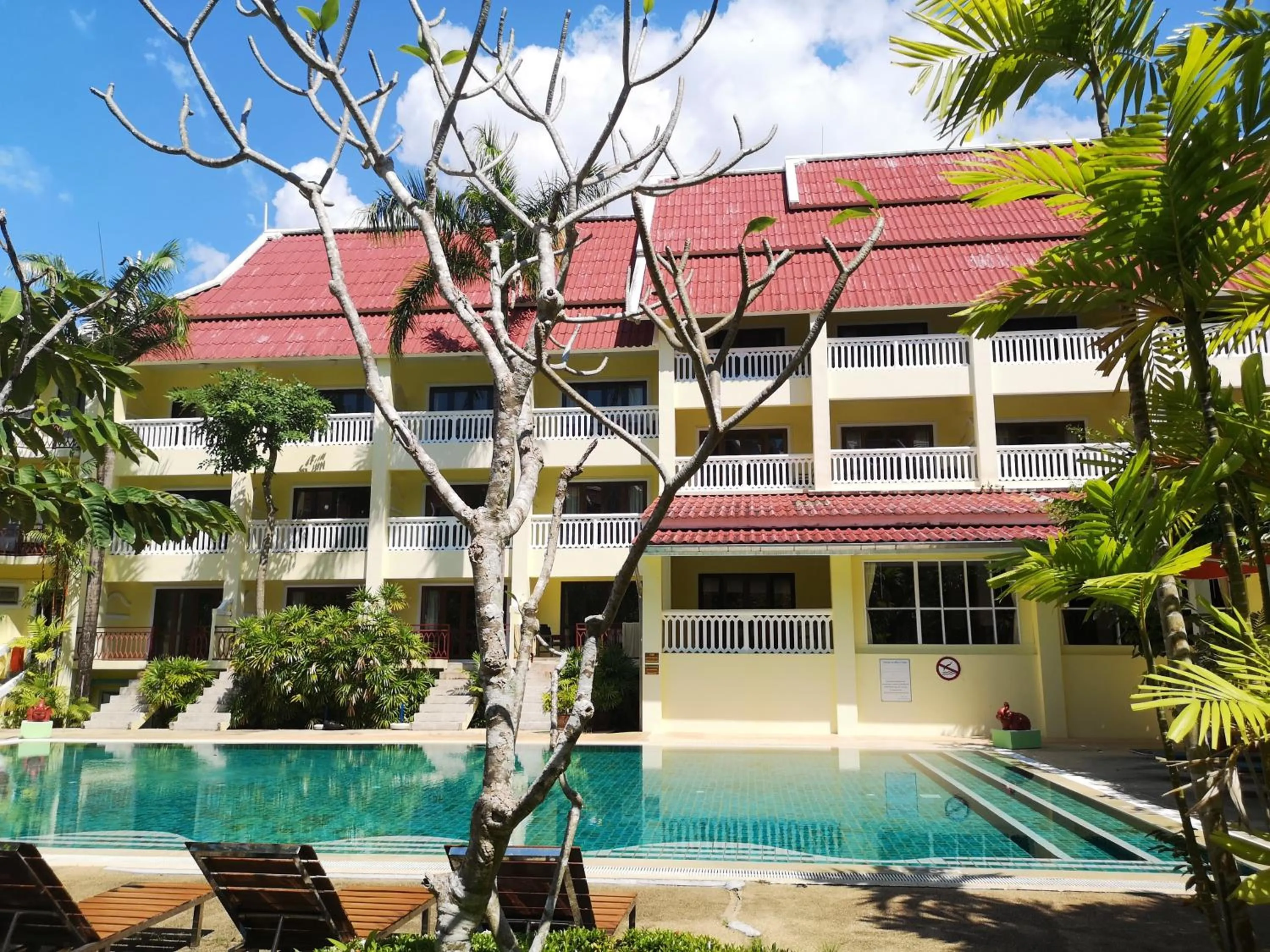 Swimming pool in Successive BeachFront ,Krabi