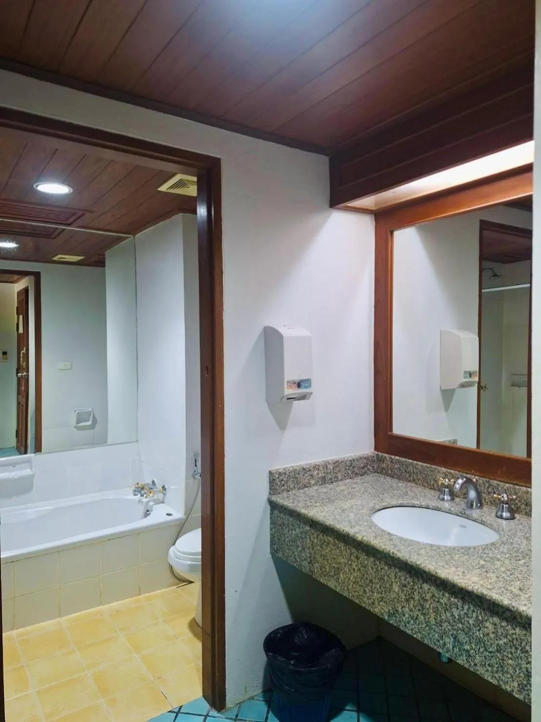 Shower in Successive BeachFront ,Krabi