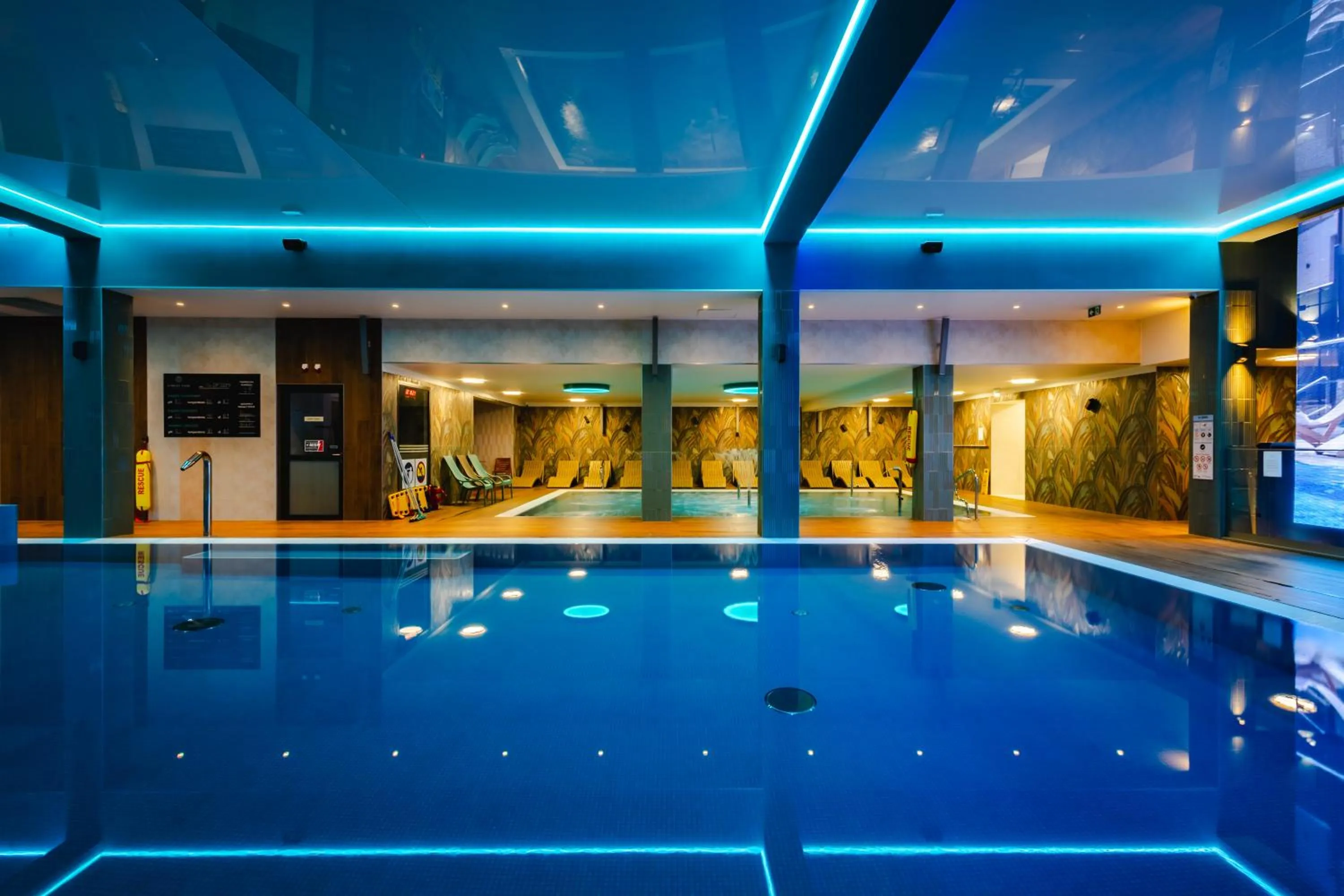 Pool view in Forest Park Resort & SPA