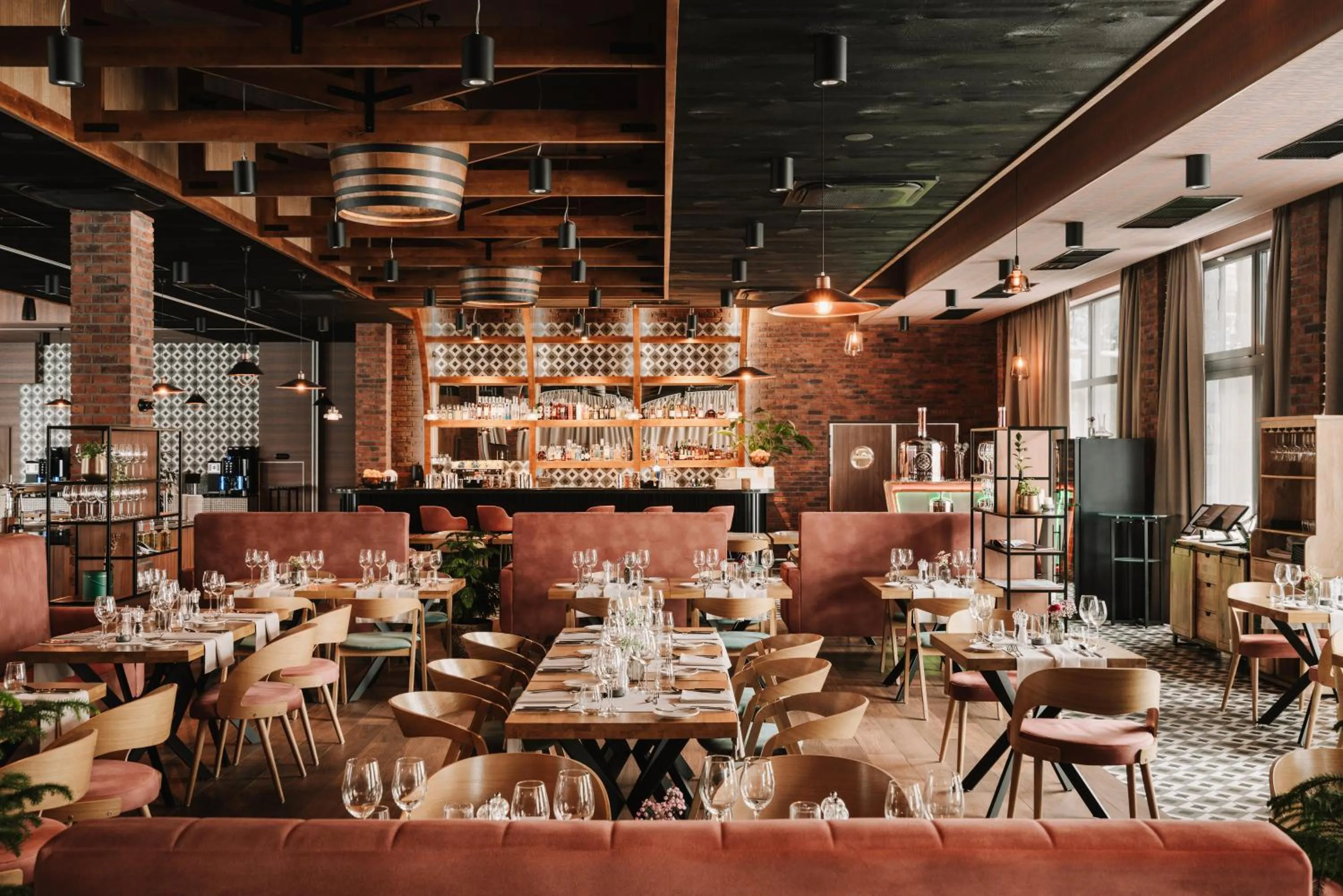 Restaurant/places to eat in Forest Park Resort & SPA