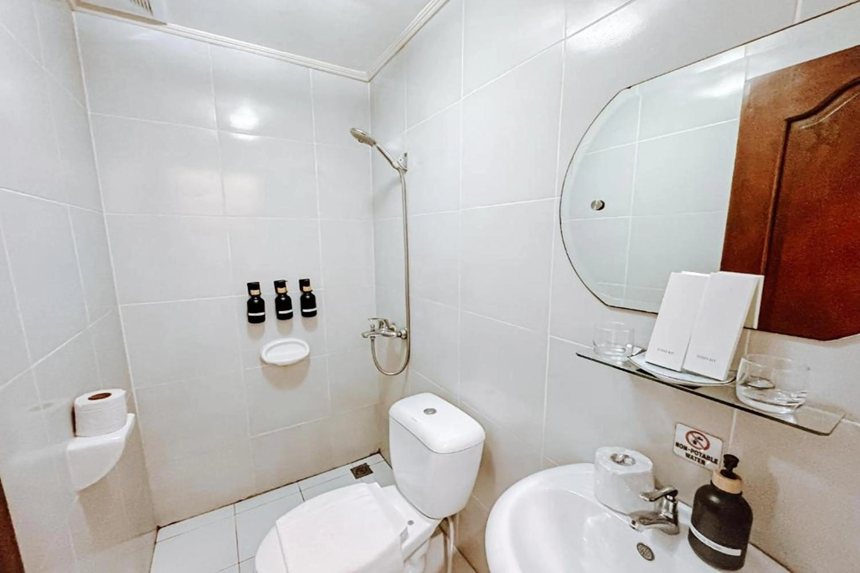 Bathroom in Casa Luciana Hotel