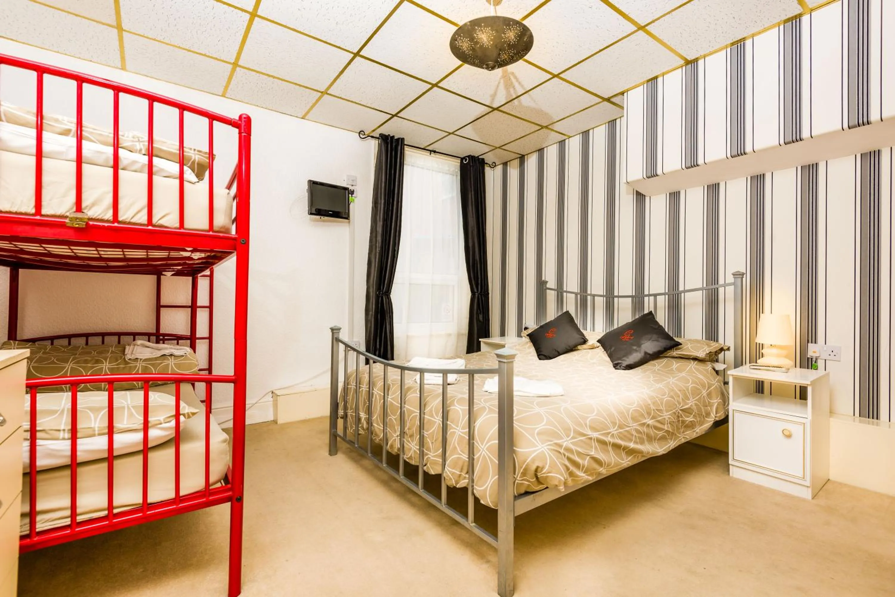 Bed in UK Travel & Hospitality LTD TA Canberra Hotel