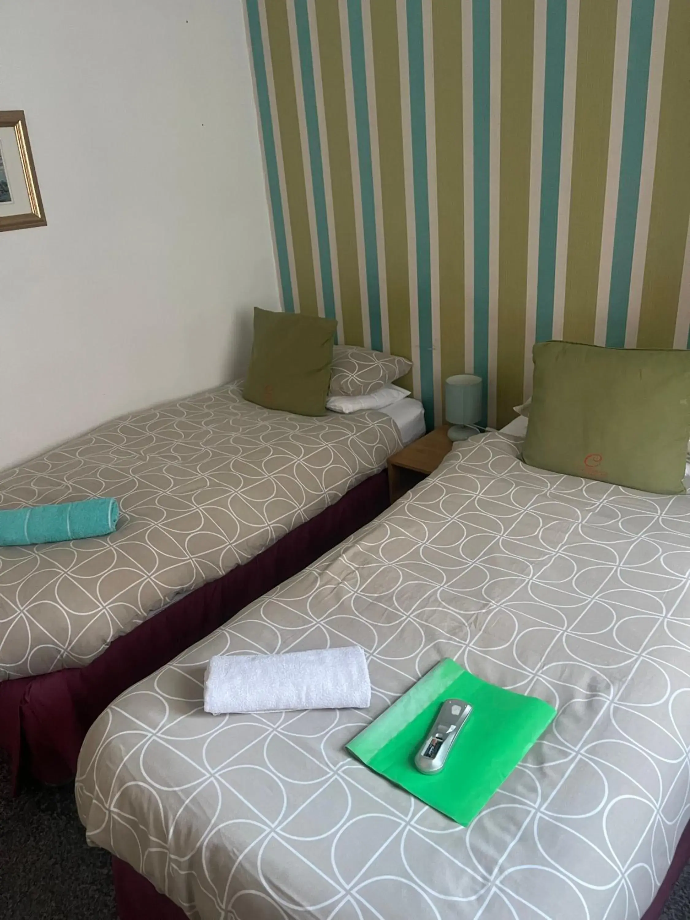Standard Twin Room in UK Travel & Hospitality LTD TA Canberra Hotel Standard Twin Room in UK Travel & Hospitality LTD TA Canberra Hotel