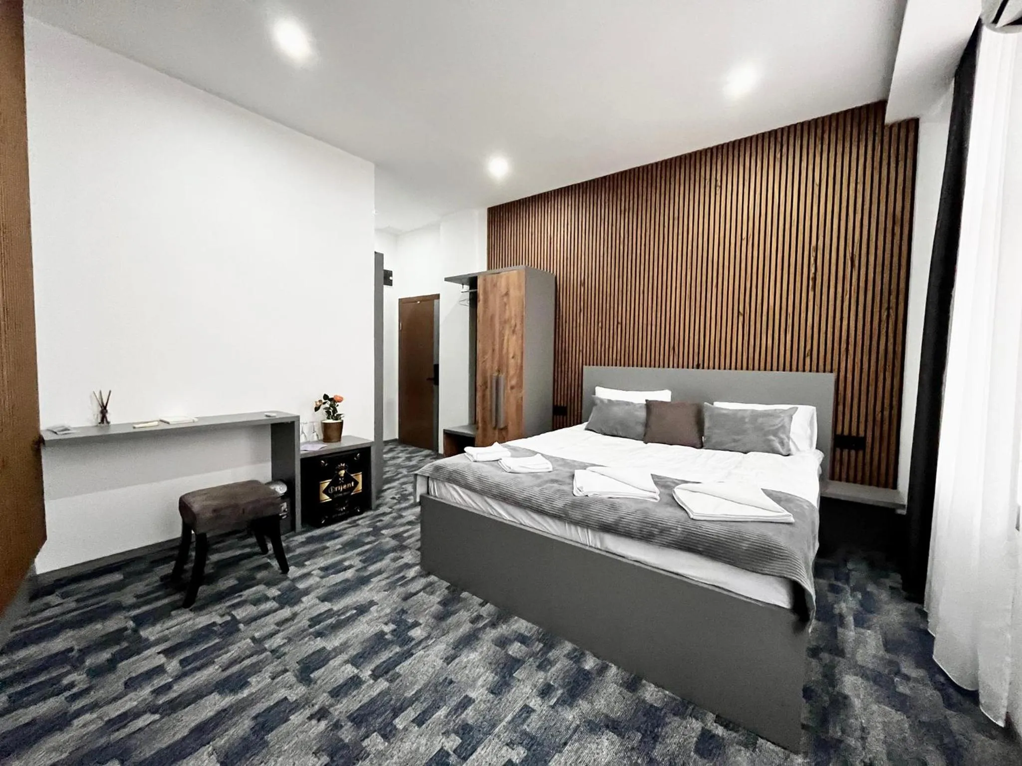 Bed in Residence Inn Orijent