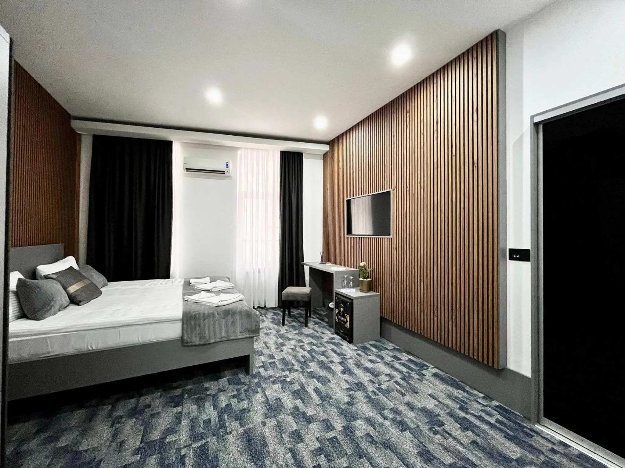 Seating area, Bed in Residence Inn Orijent