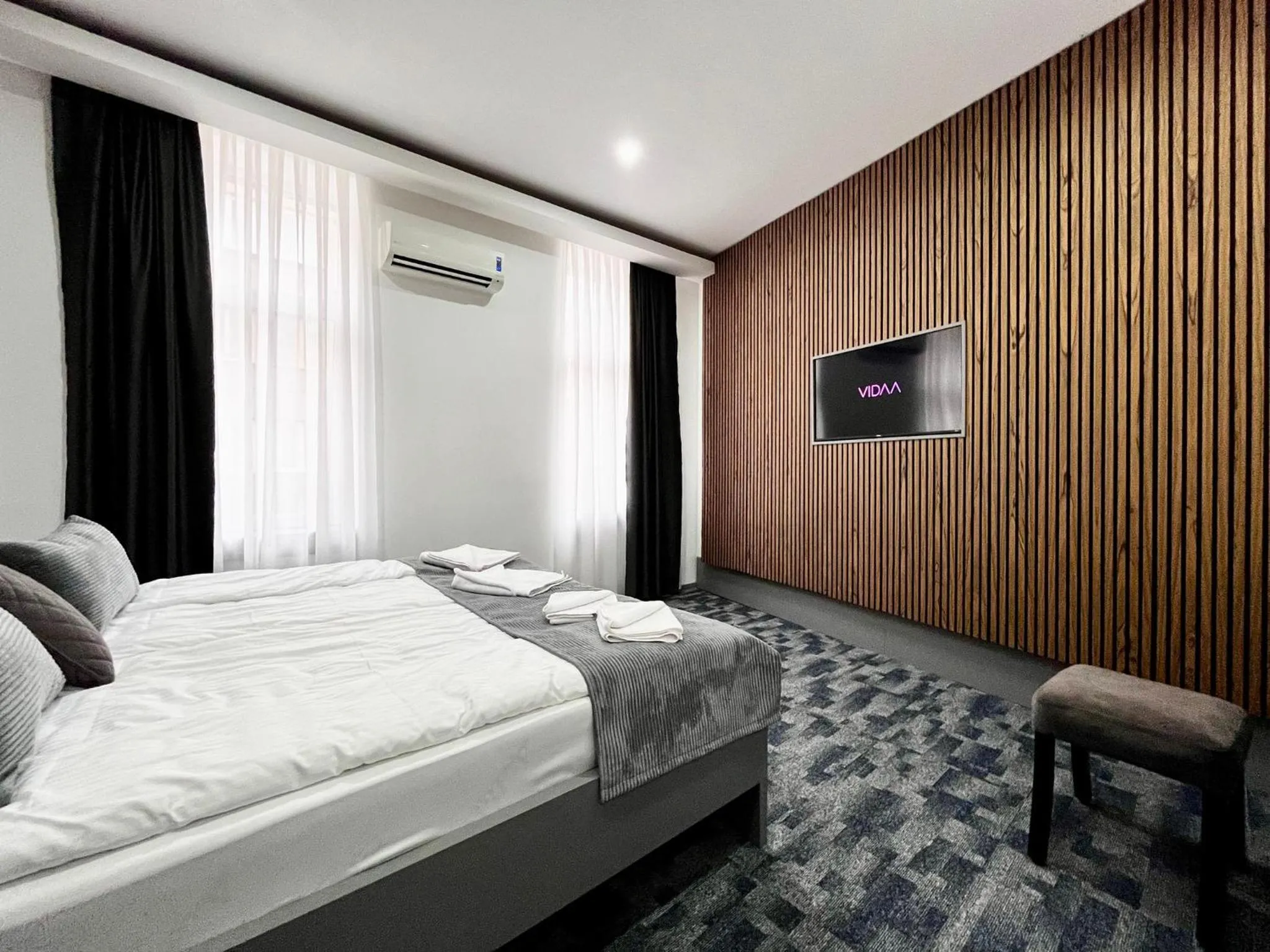 TV and multimedia, Bed in Residence Inn Orijent