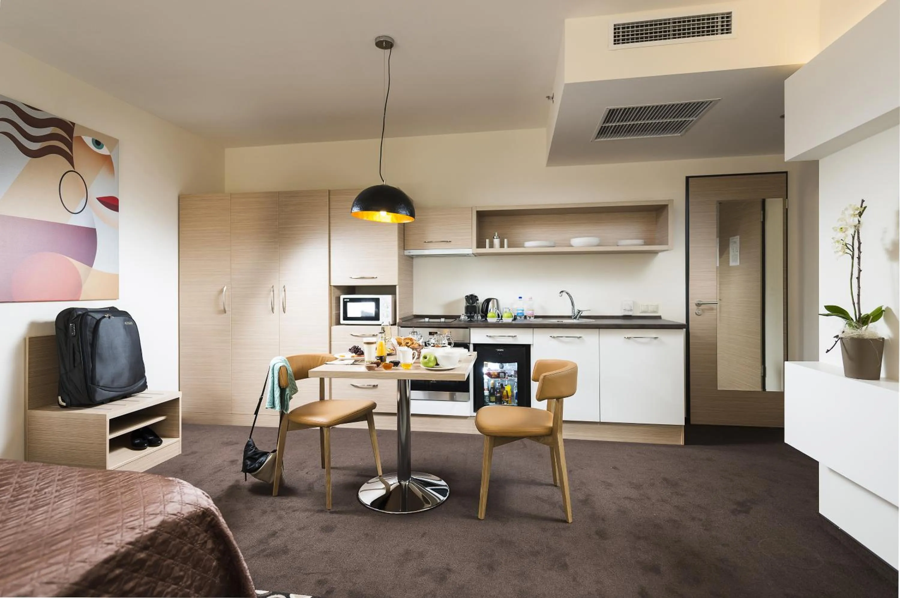 Kitchen or kitchenette in Bo33 Hotel Family & Suites