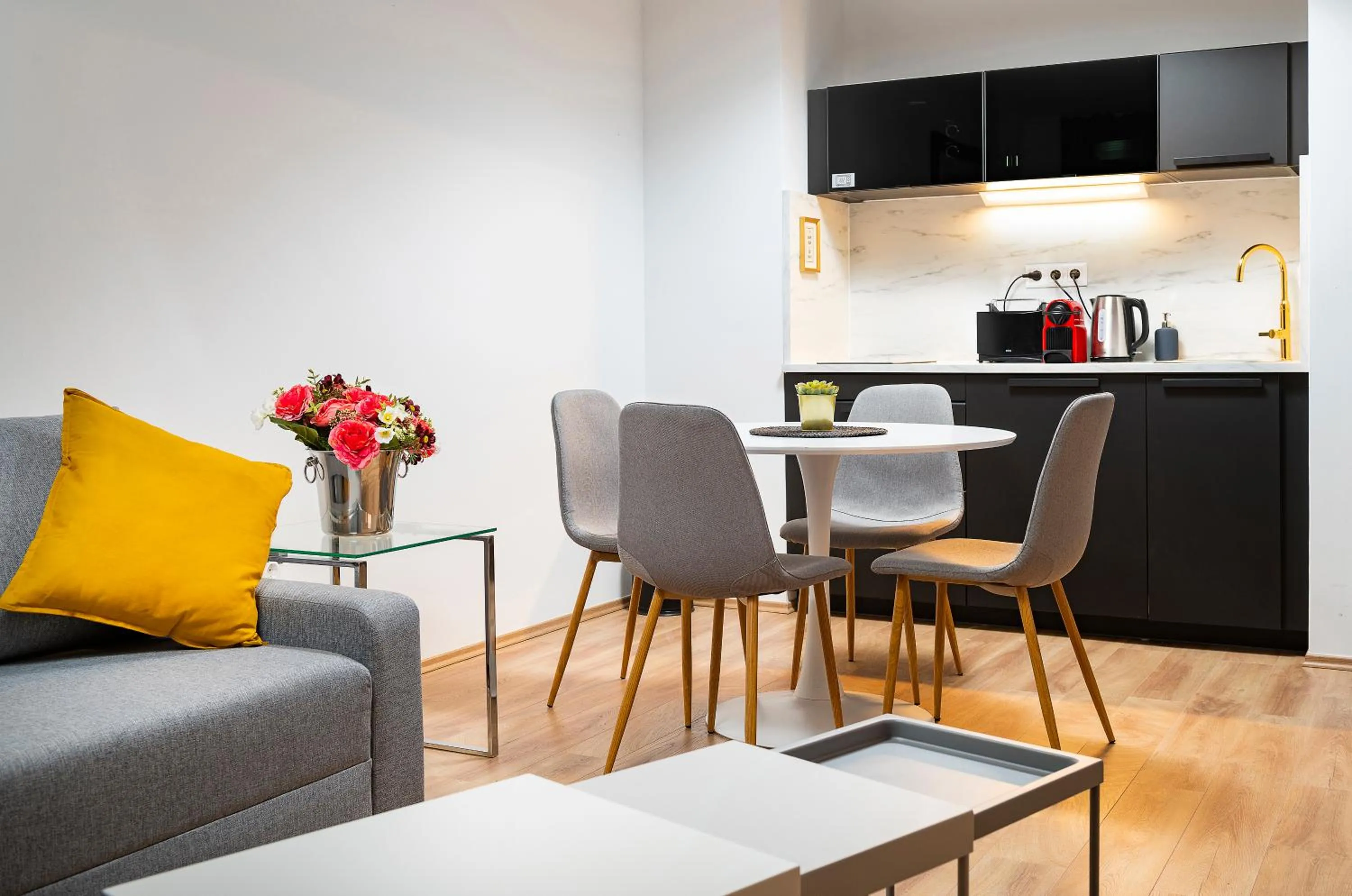 Kitchen or kitchenette in Bo33 Hotel Family & Suites