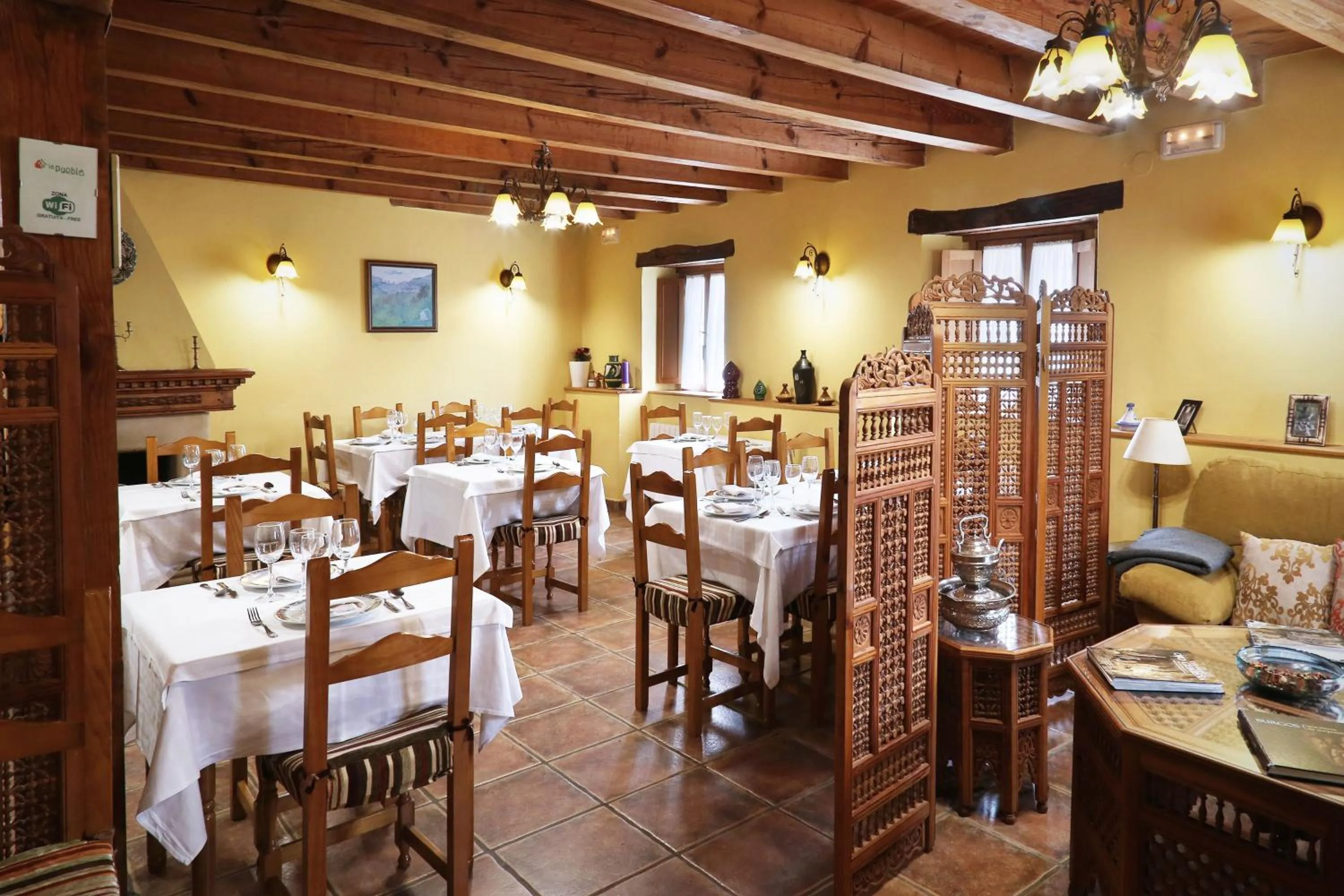 Restaurant/places to eat in Hotel Rural La Puebla