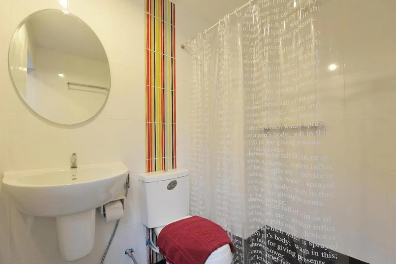 Bathroom in Chilli Salza Patong