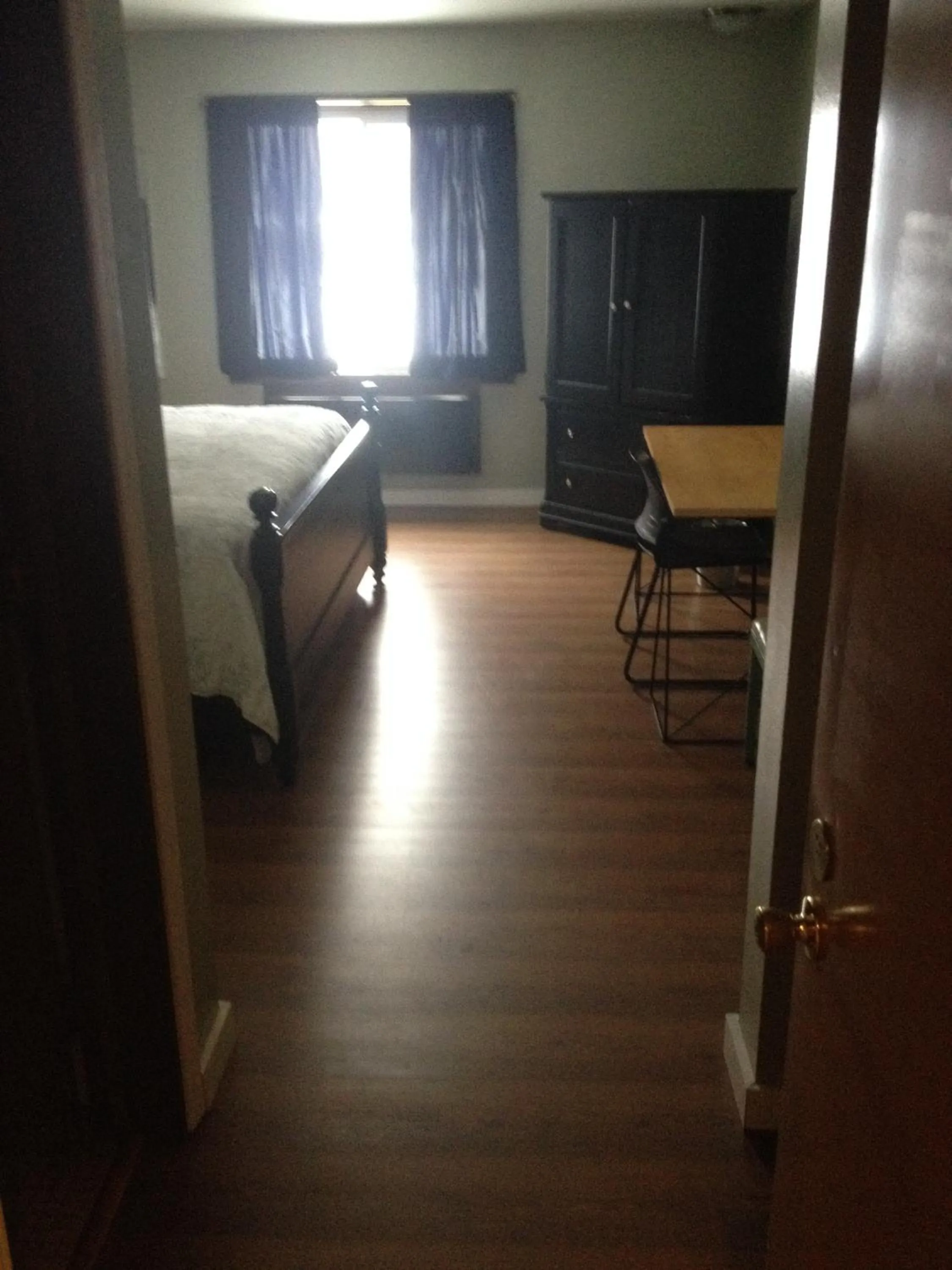 Photo of the whole room, Bed in Chaffee Lodge