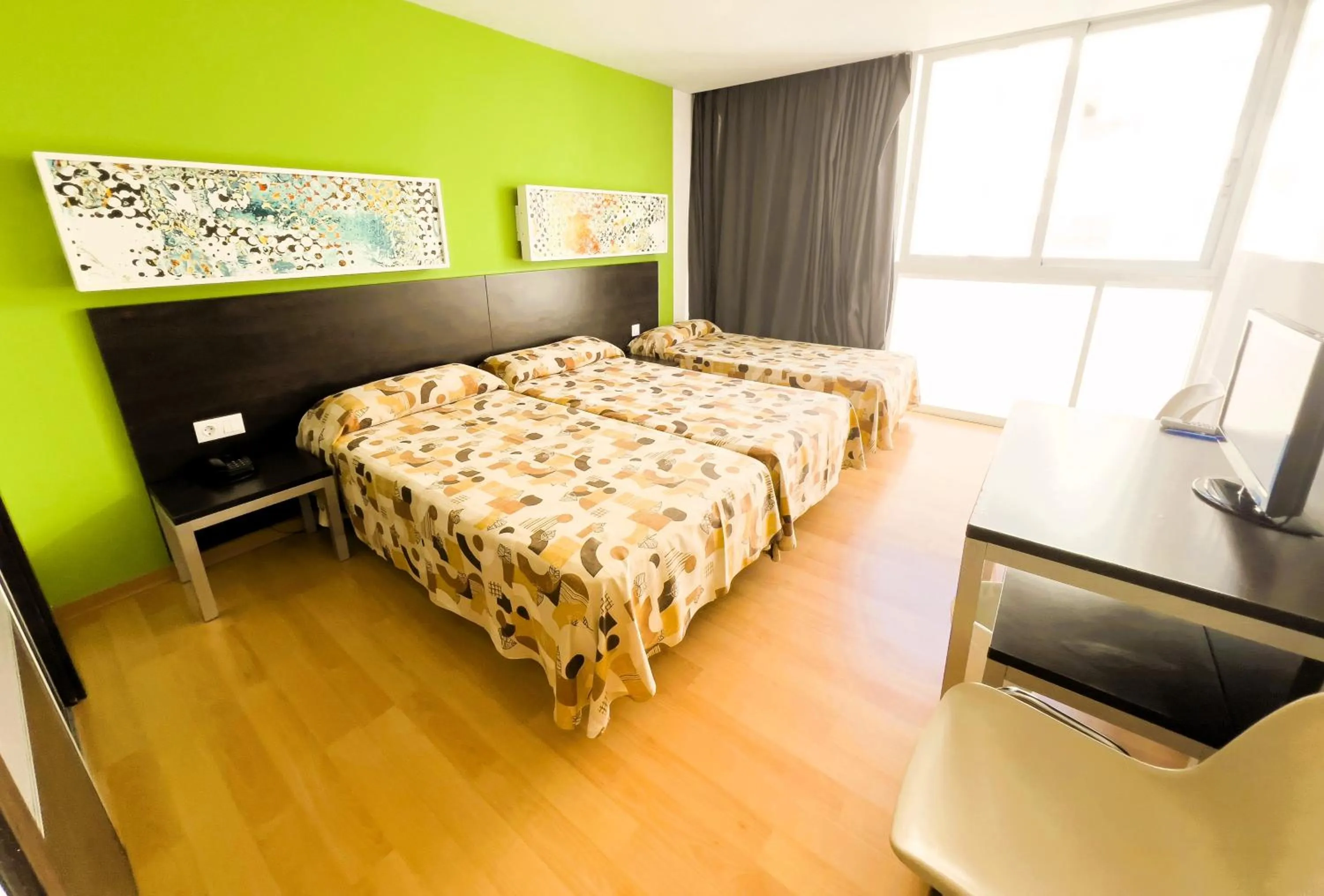 Photo of the whole room, Bed in Sol y Sombra