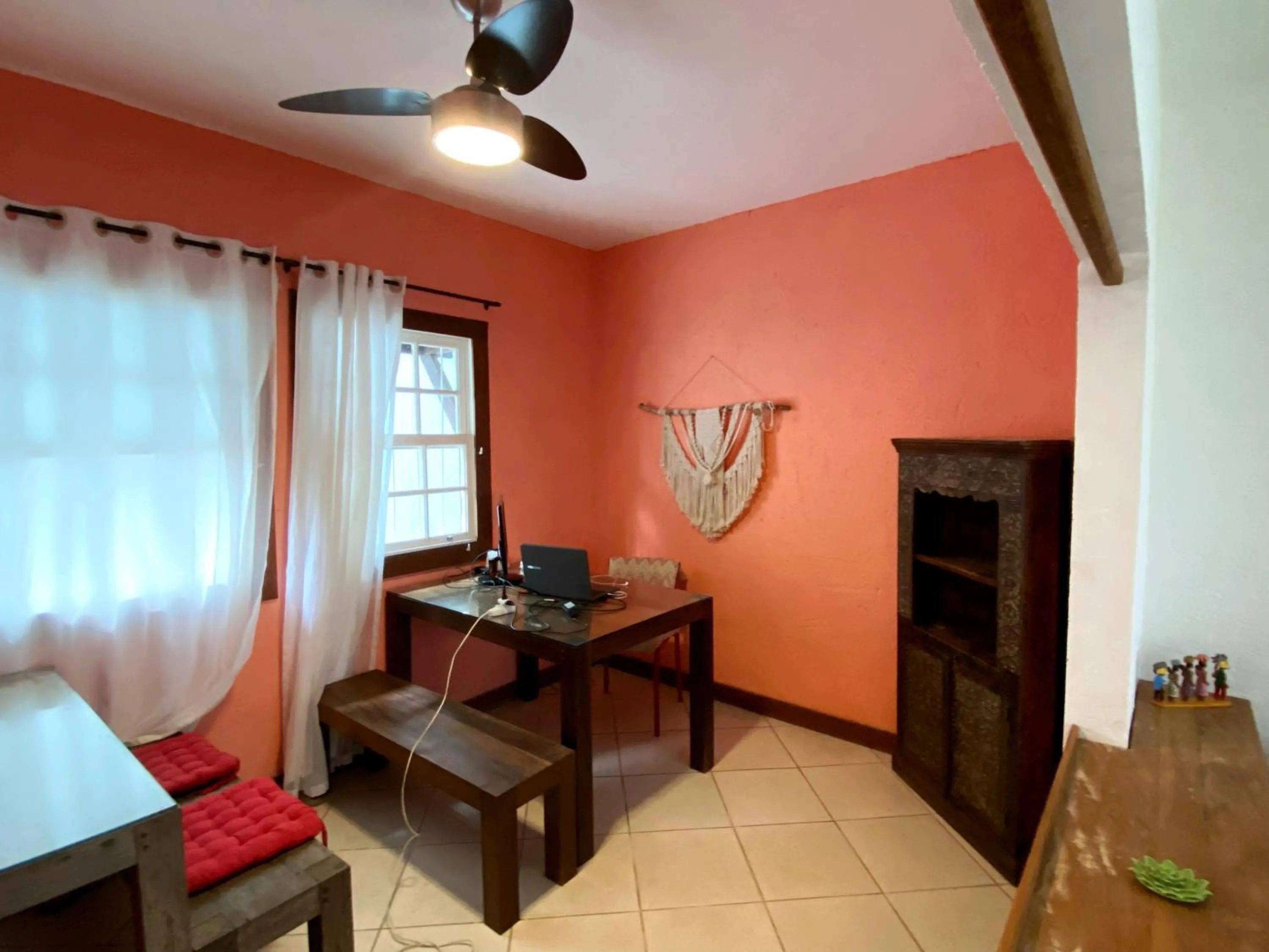 Seating area in Solar das Pétalas Guest House