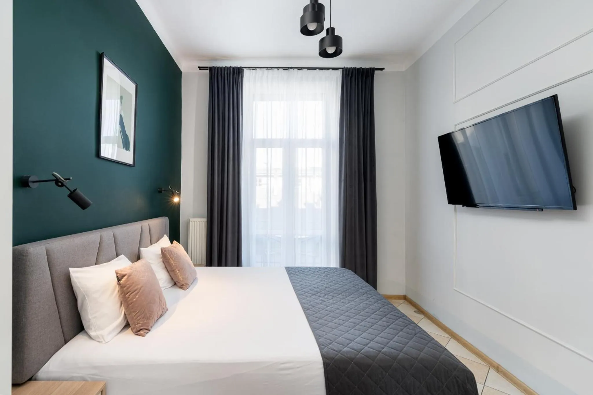 TV and multimedia, Bed in Wawel Apartments - Old Town