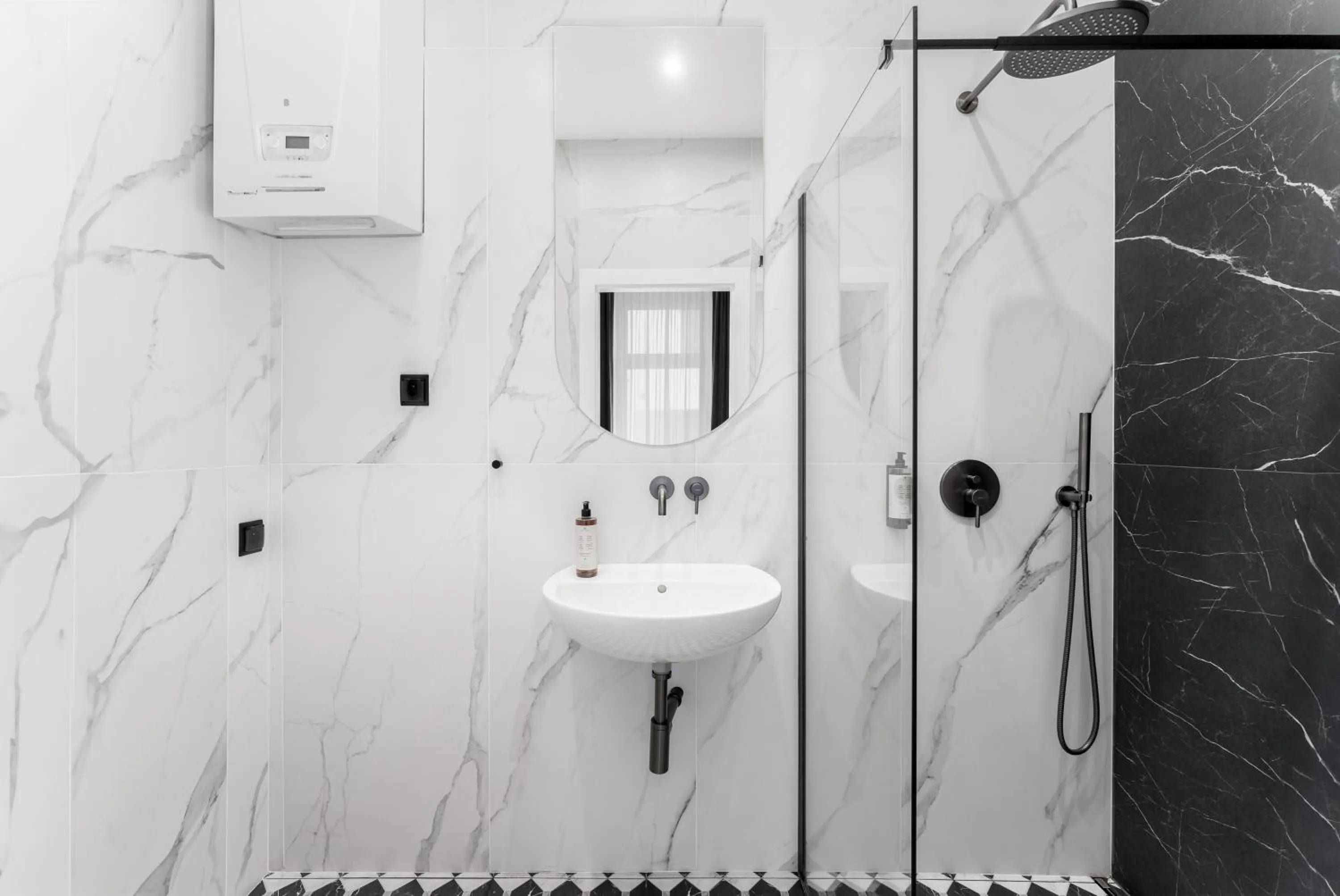 Shower in Wawel Apartments - Old Town