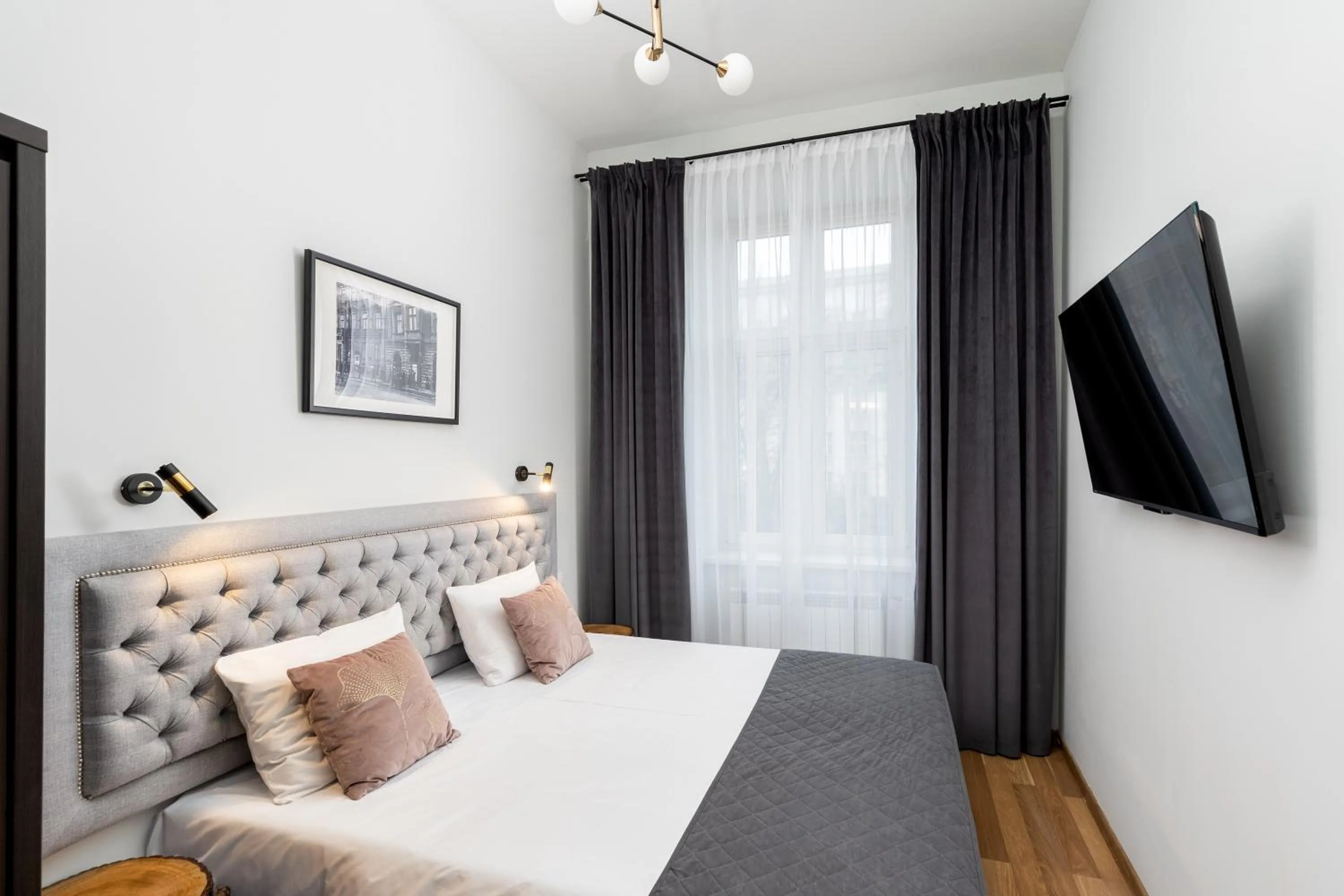 TV and multimedia, Bed in Wawel Apartments - Old Town
