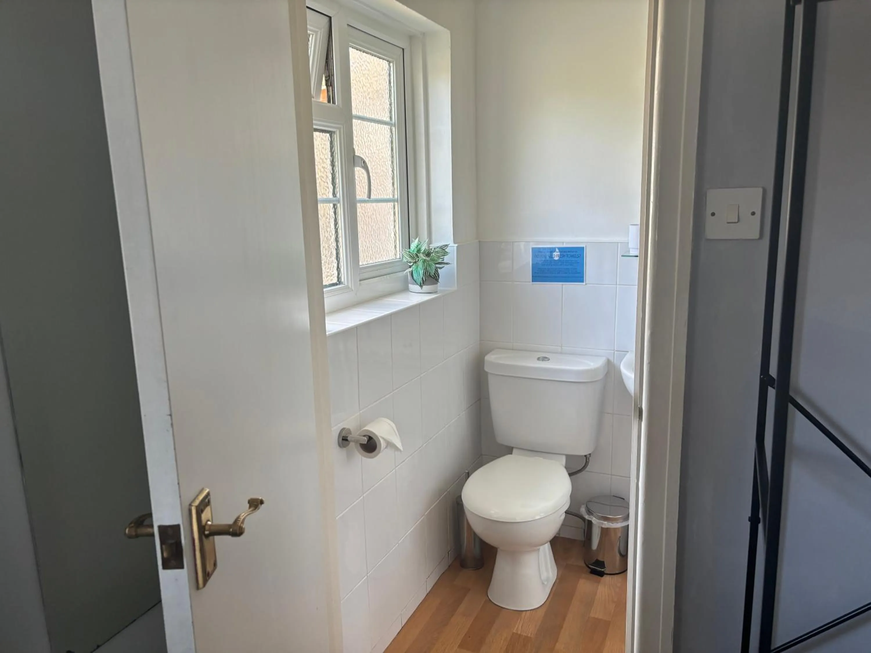 Toilet, Bathroom in The Yacht Inn