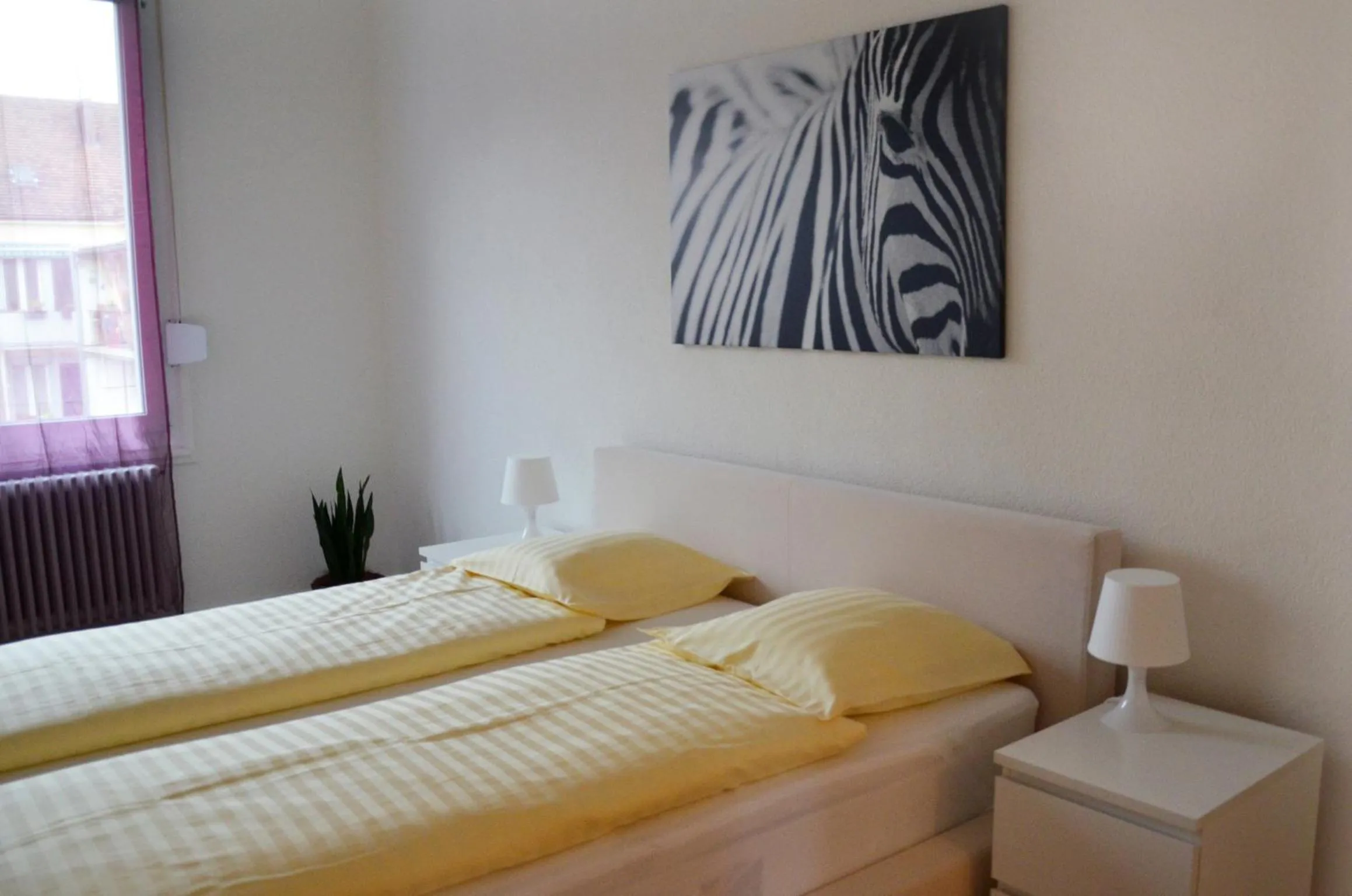 Bedroom, Bed in Rent a Home Landskronstrasse - Self Check-In