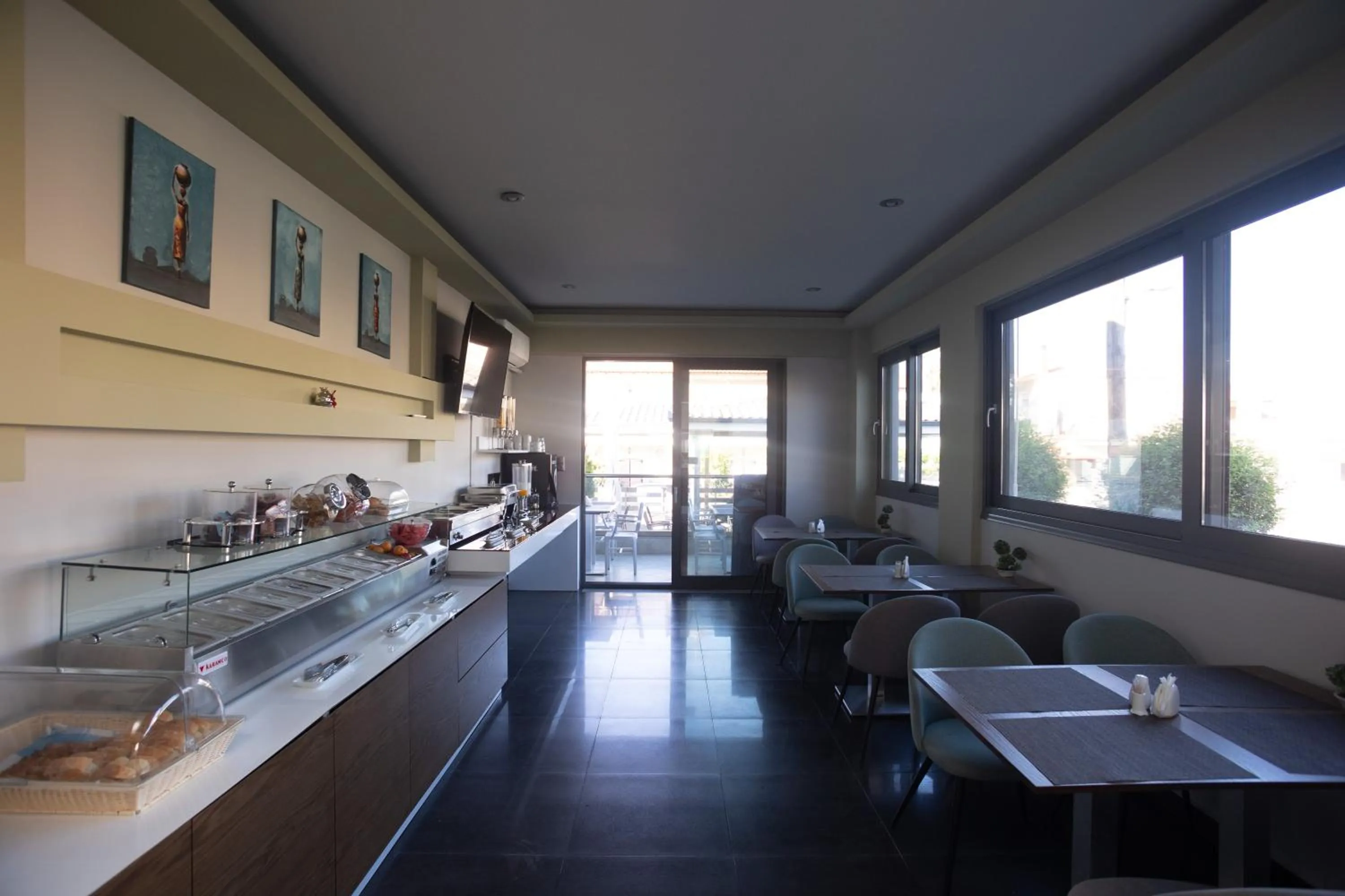 Breakfast in Amalia Center