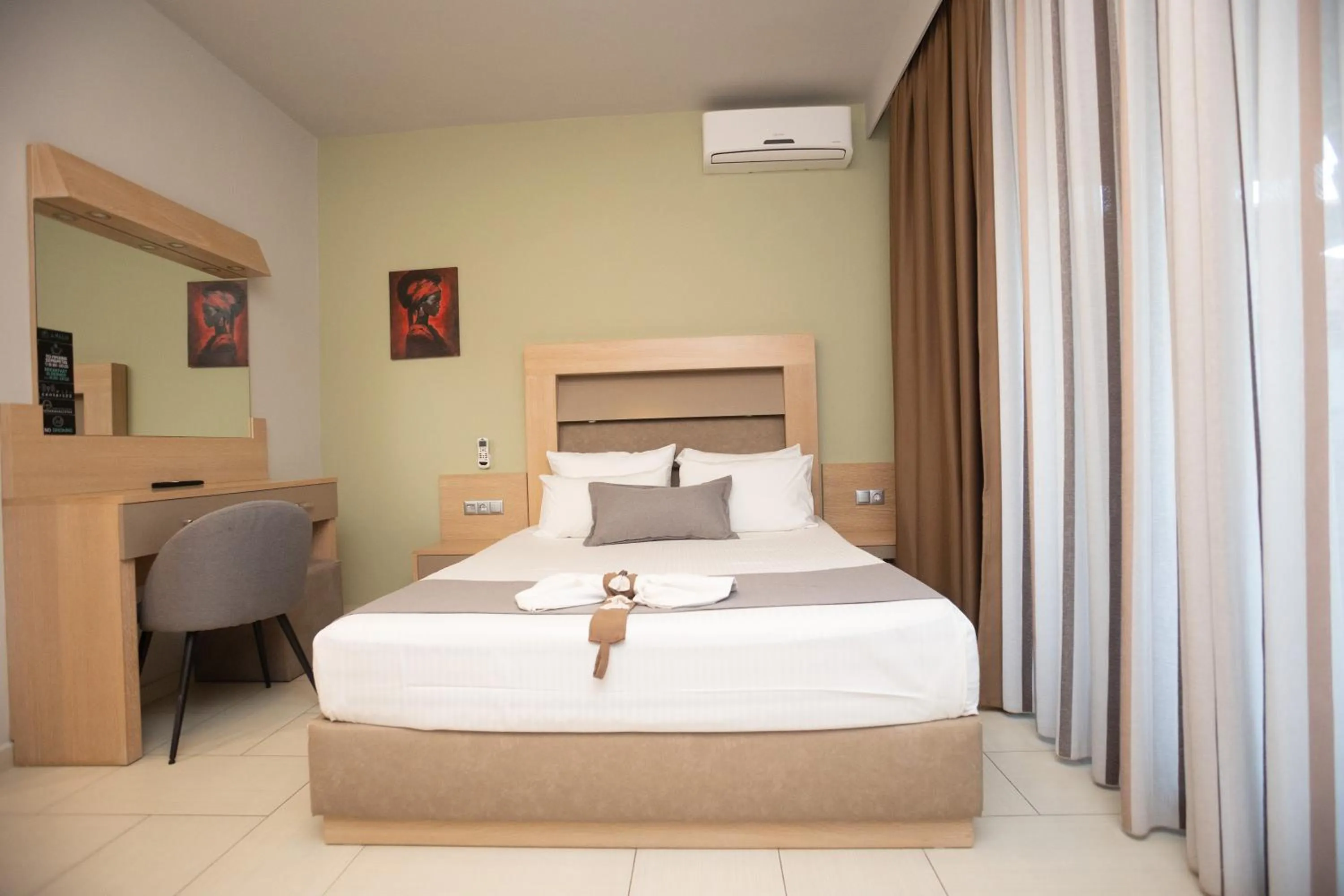 Bed in Amalia Center