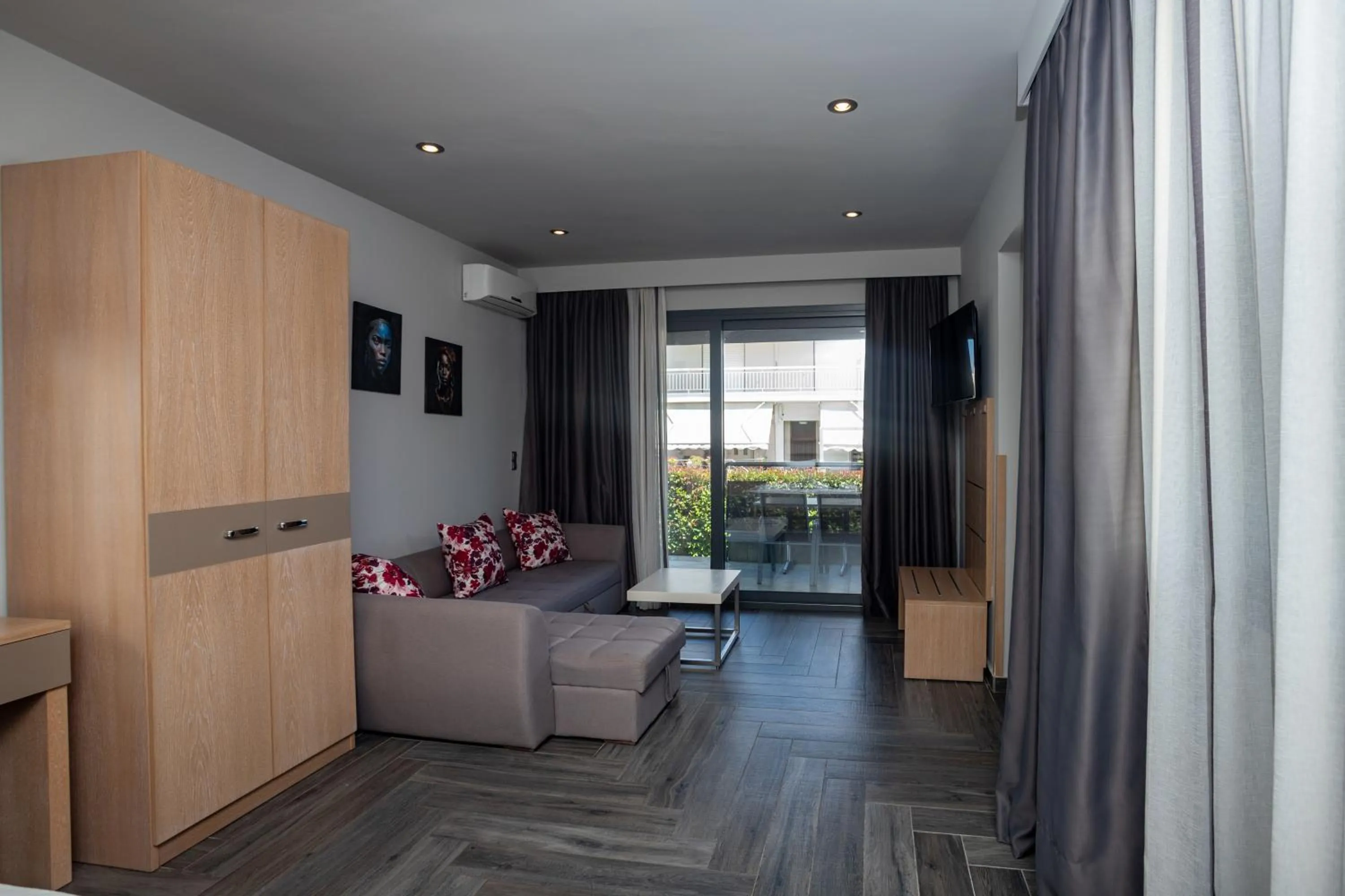 TV and multimedia in Amalia Center