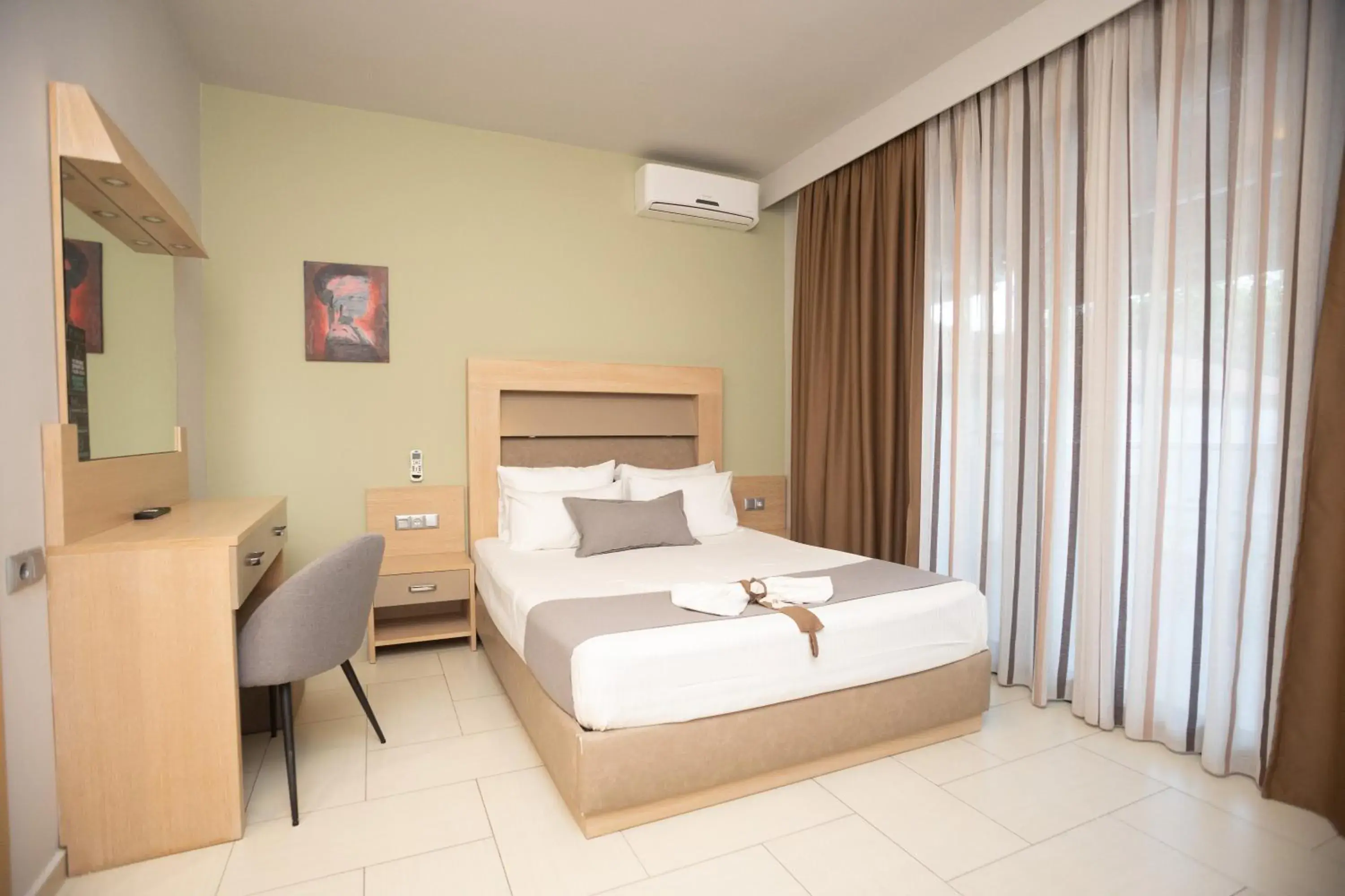 Deluxe Studio with Partial Sea View - Free Car Parking Spot in Amalia Center Deluxe Studio with Partial Sea View - Free Car Parking Spot in Amalia Center