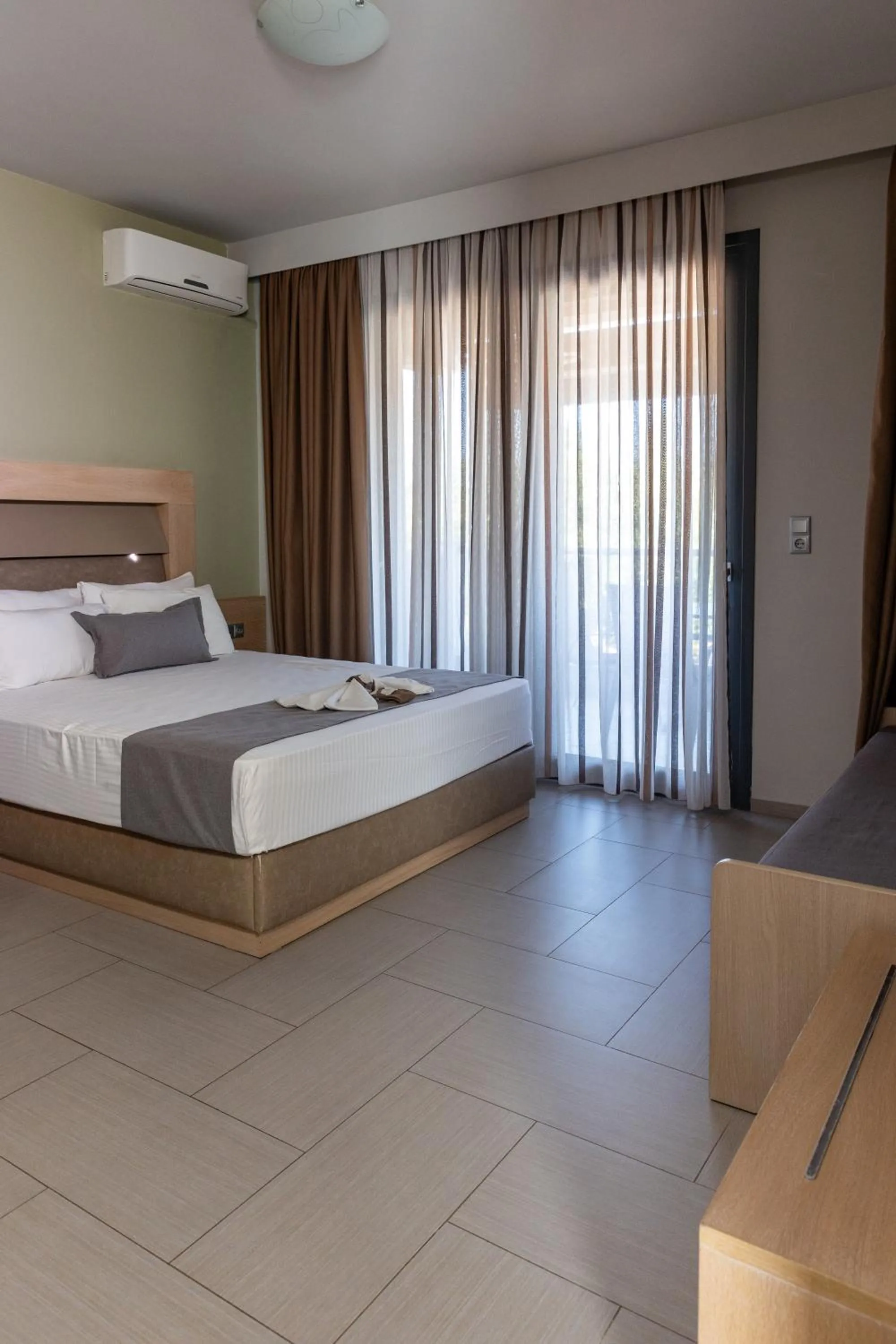 Bed in Amalia Center