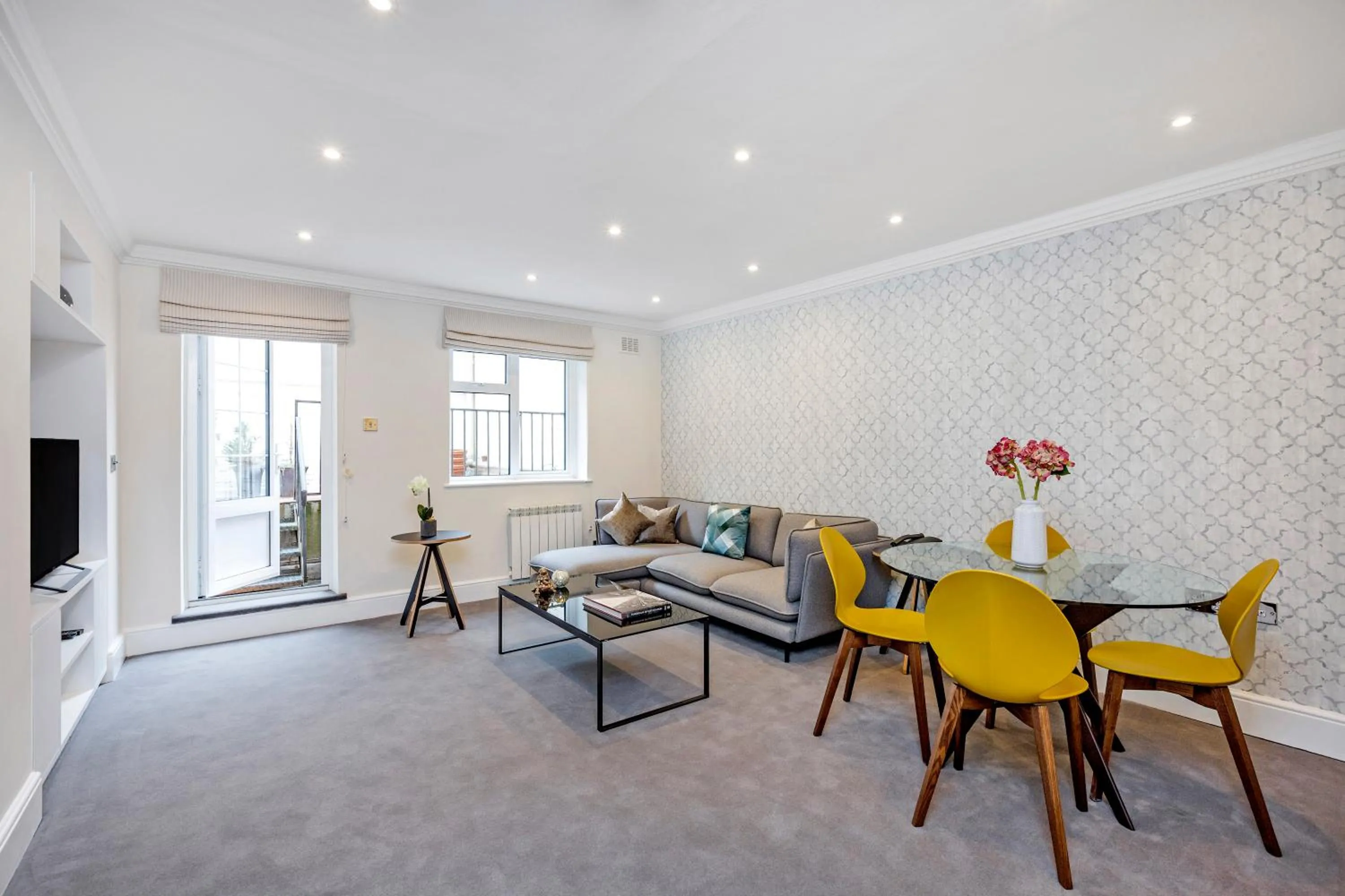 Living room in Queensgate Court