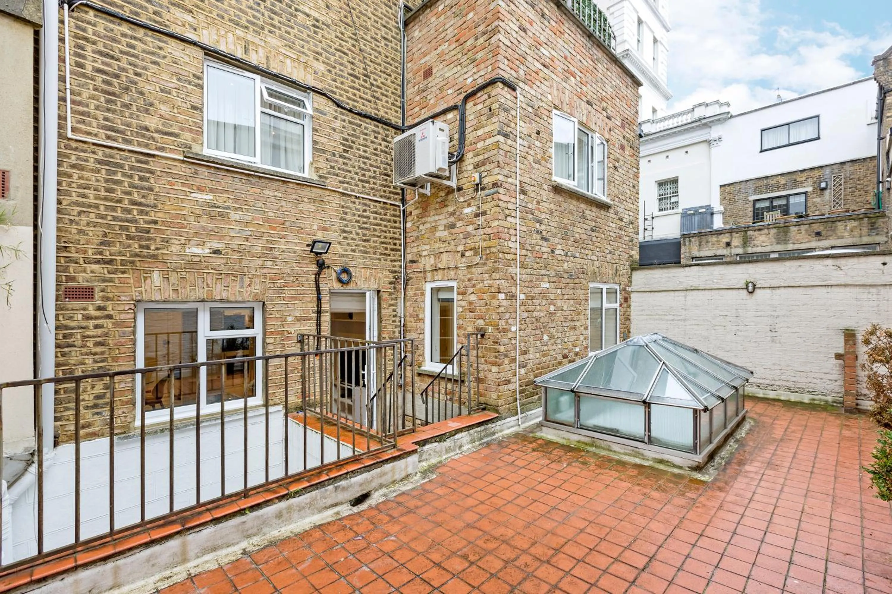 Balcony/Terrace in Queensgate Court