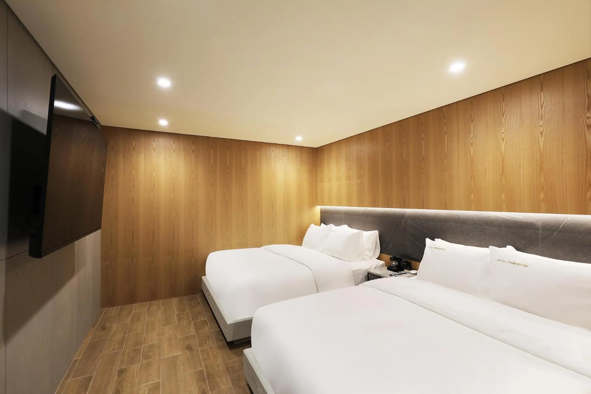 Bed in Hotel The One