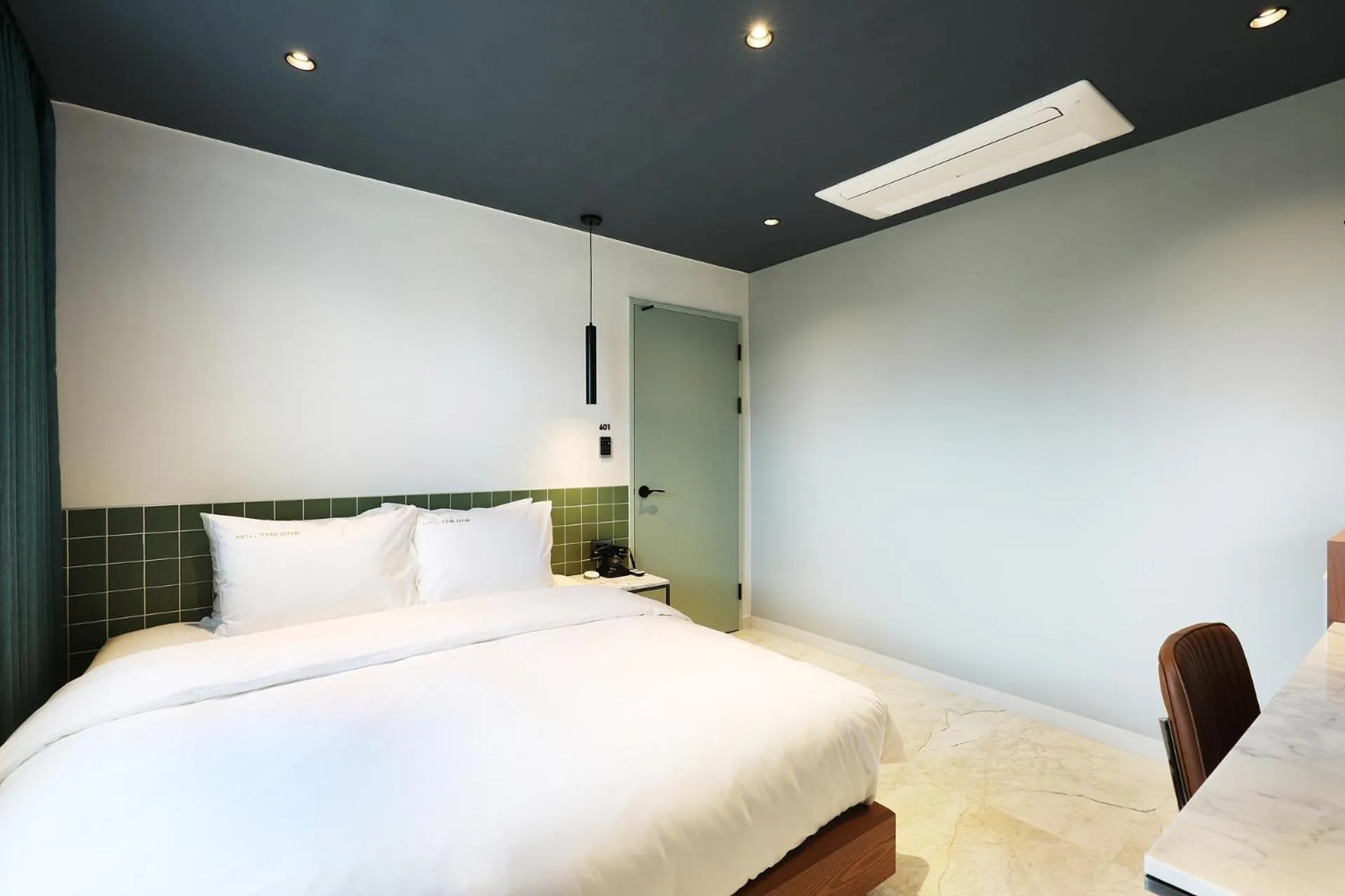 Bed in Hotel The One