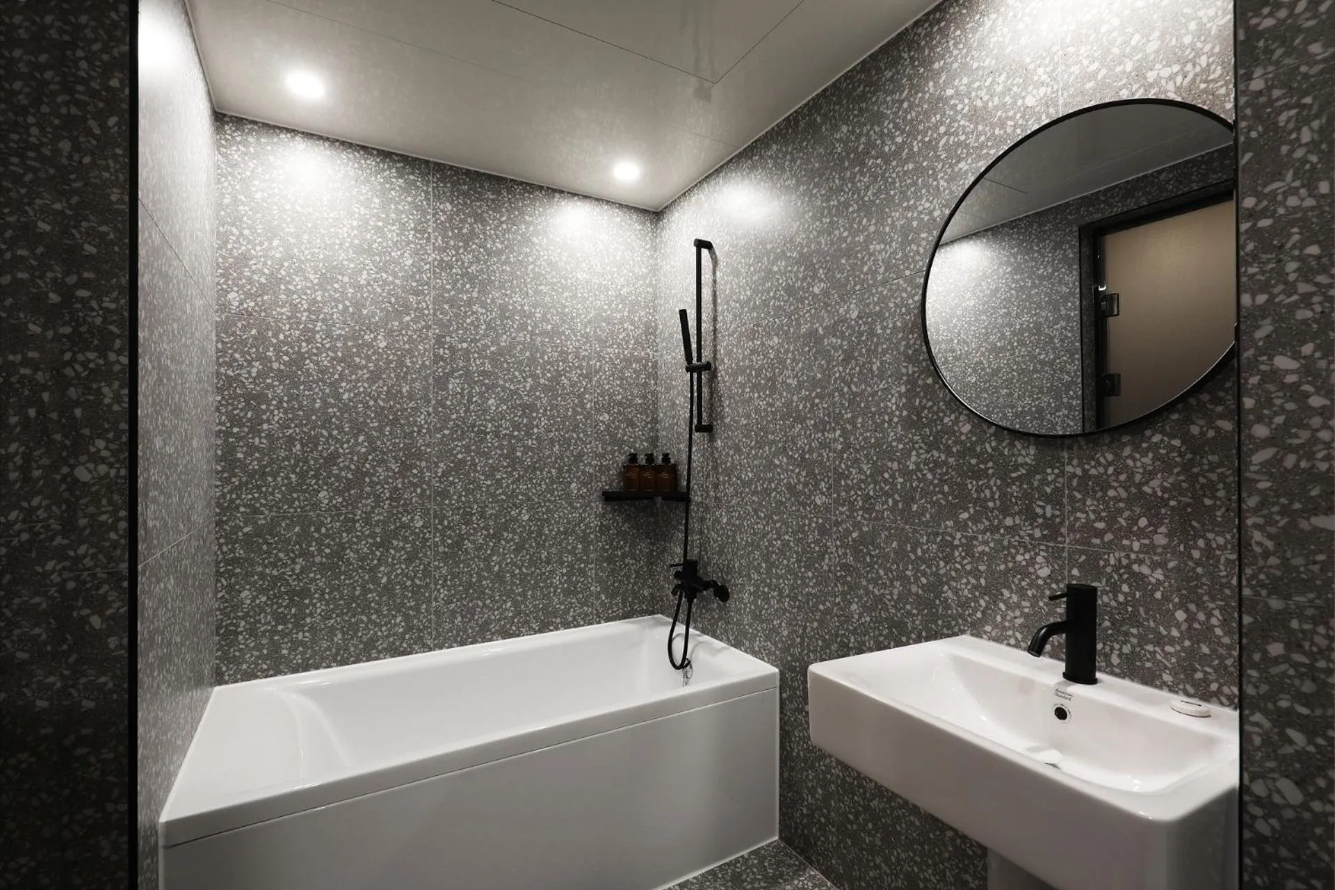 Shower in Hotel The One