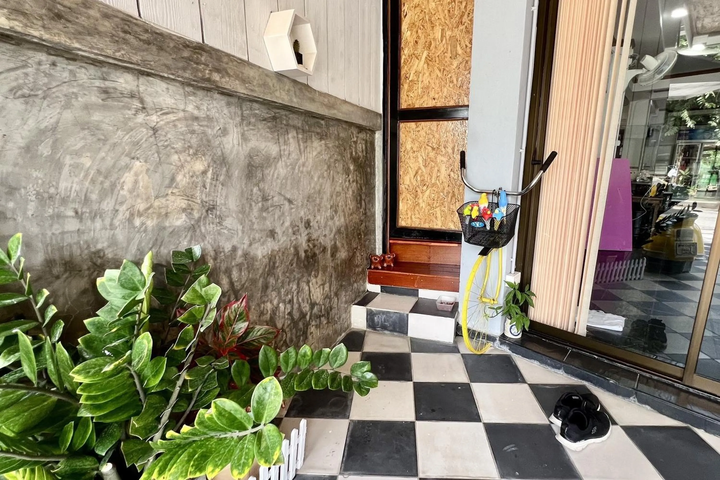 Area and facilities in Good Sleep Guest House