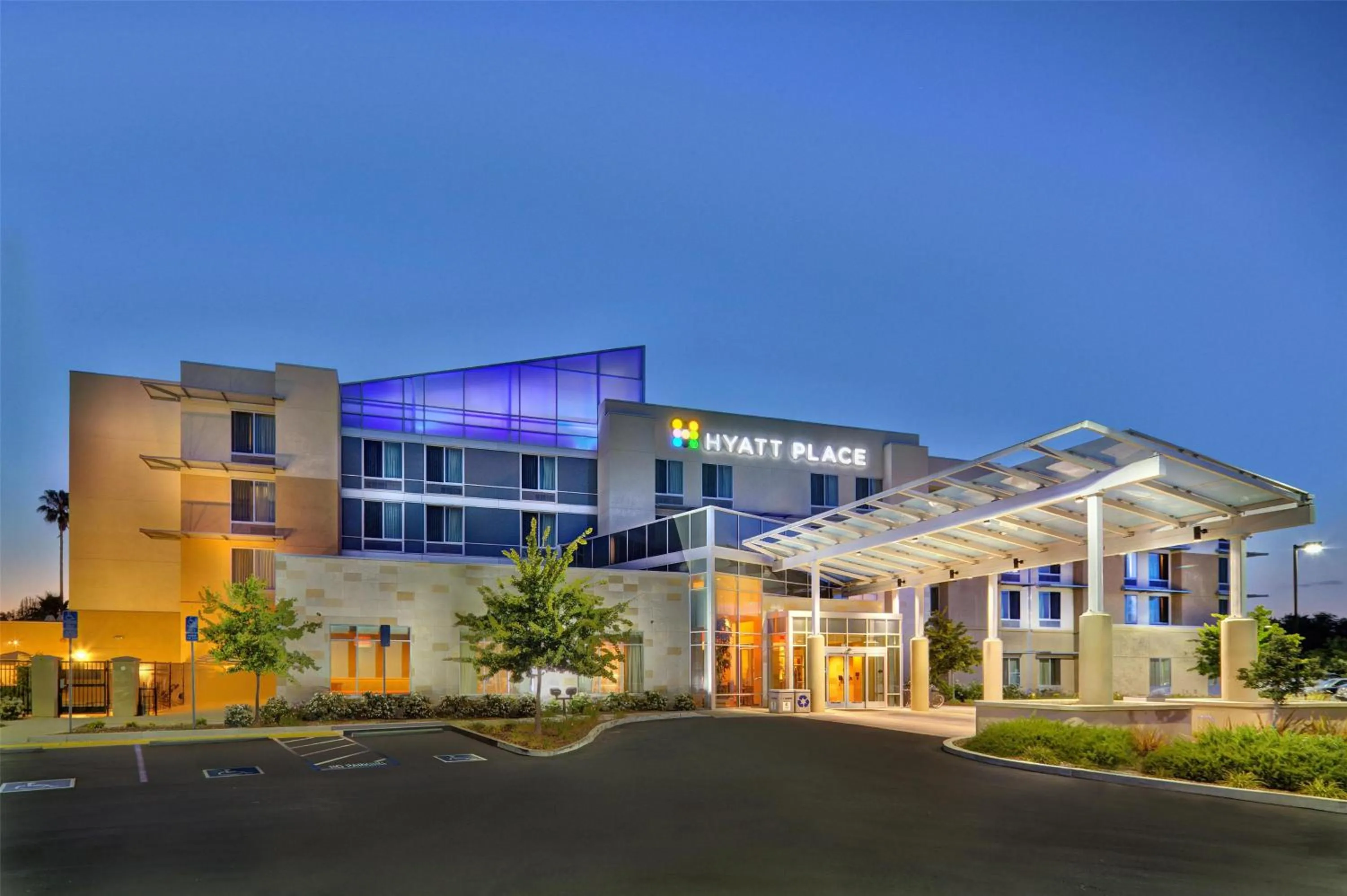 Property building in Hyatt Place UC Davis