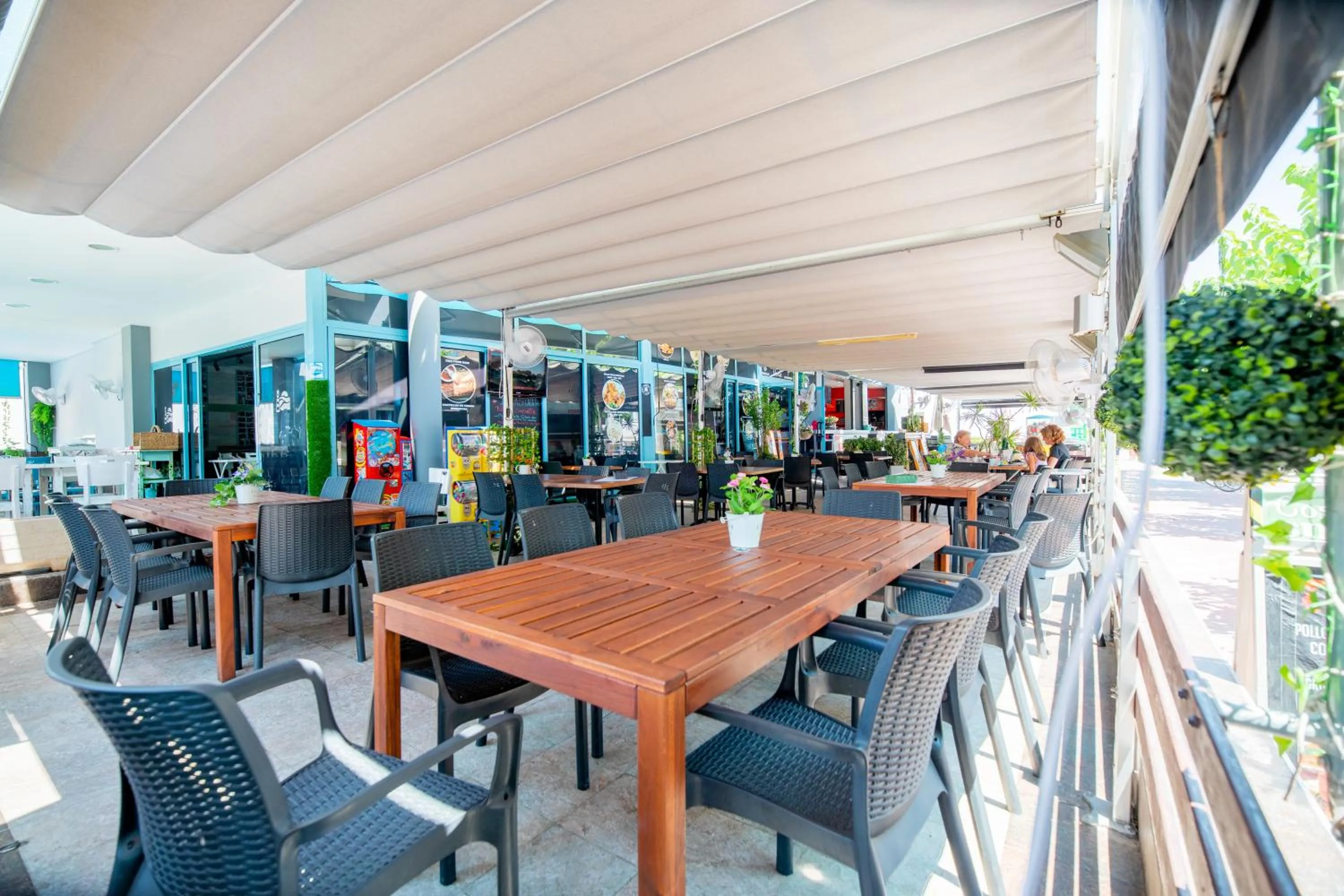 Restaurant/places to eat in Rentalmar Costa Verde