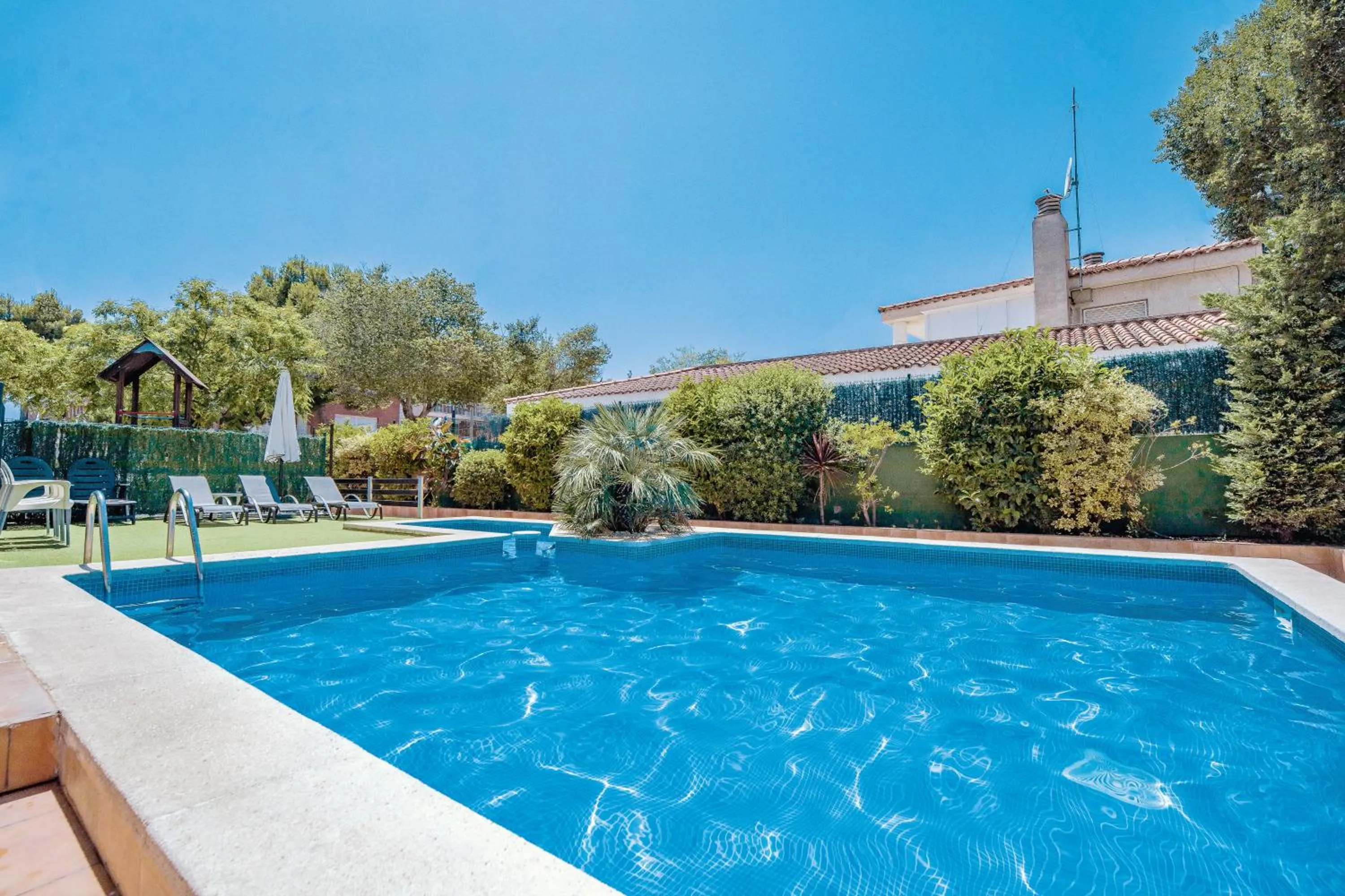Swimming pool in Rentalmar Costa Verde