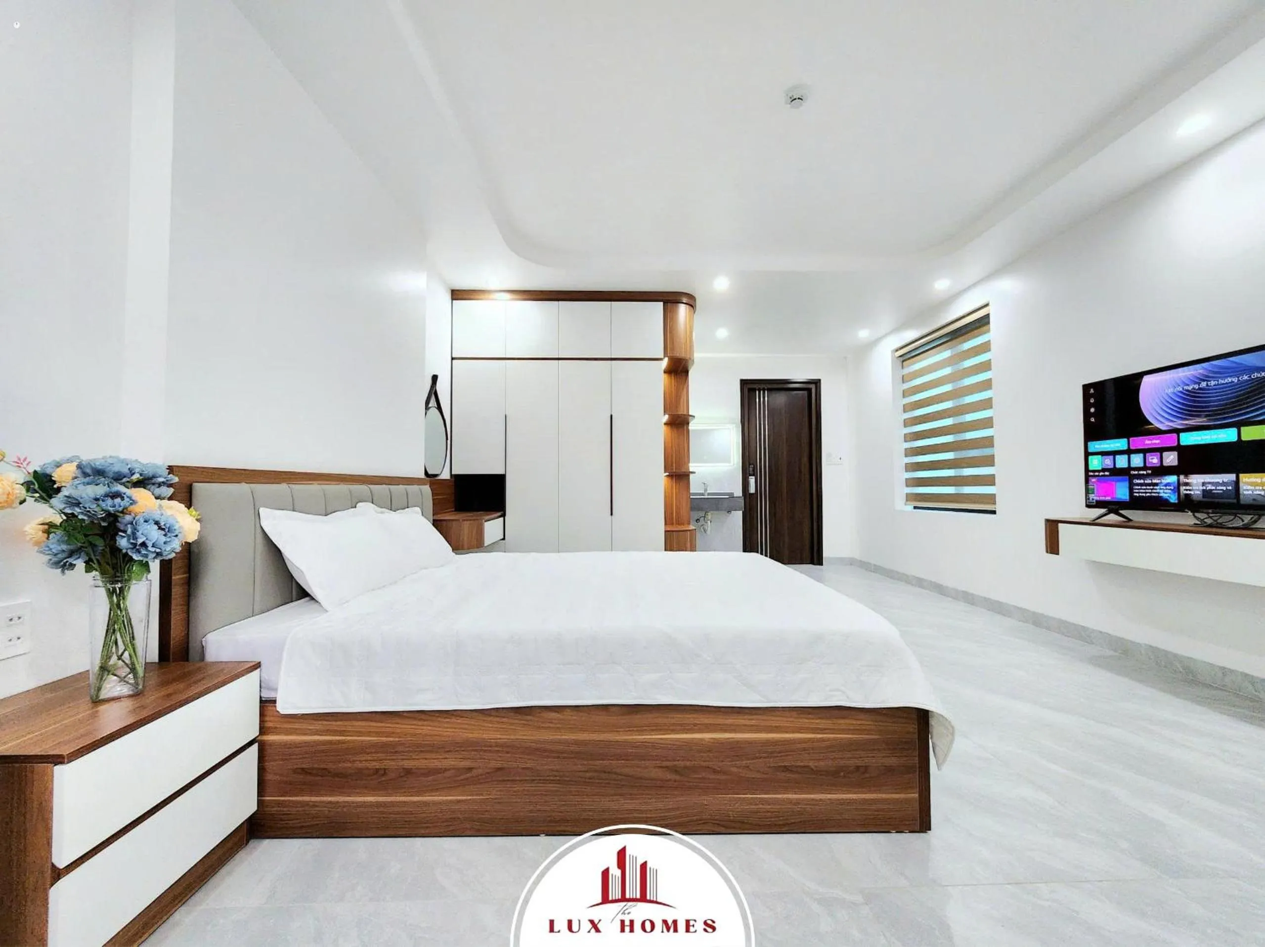 Communal lounge/ TV room, Bed in The LuxHomes Apartment ᵀᴹ I 231 Văn Cao