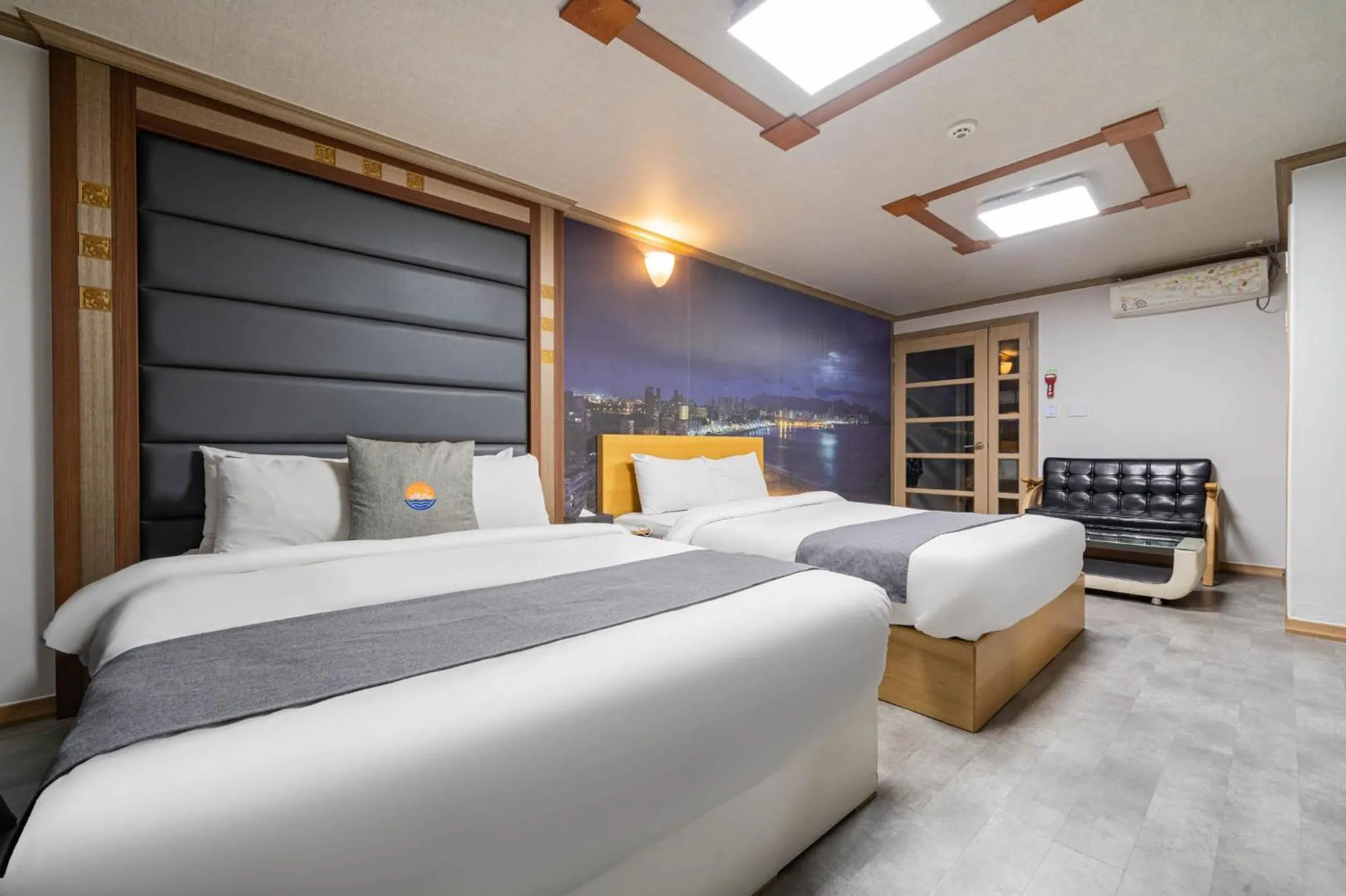 Bed in Sokcho Ritz Hotel