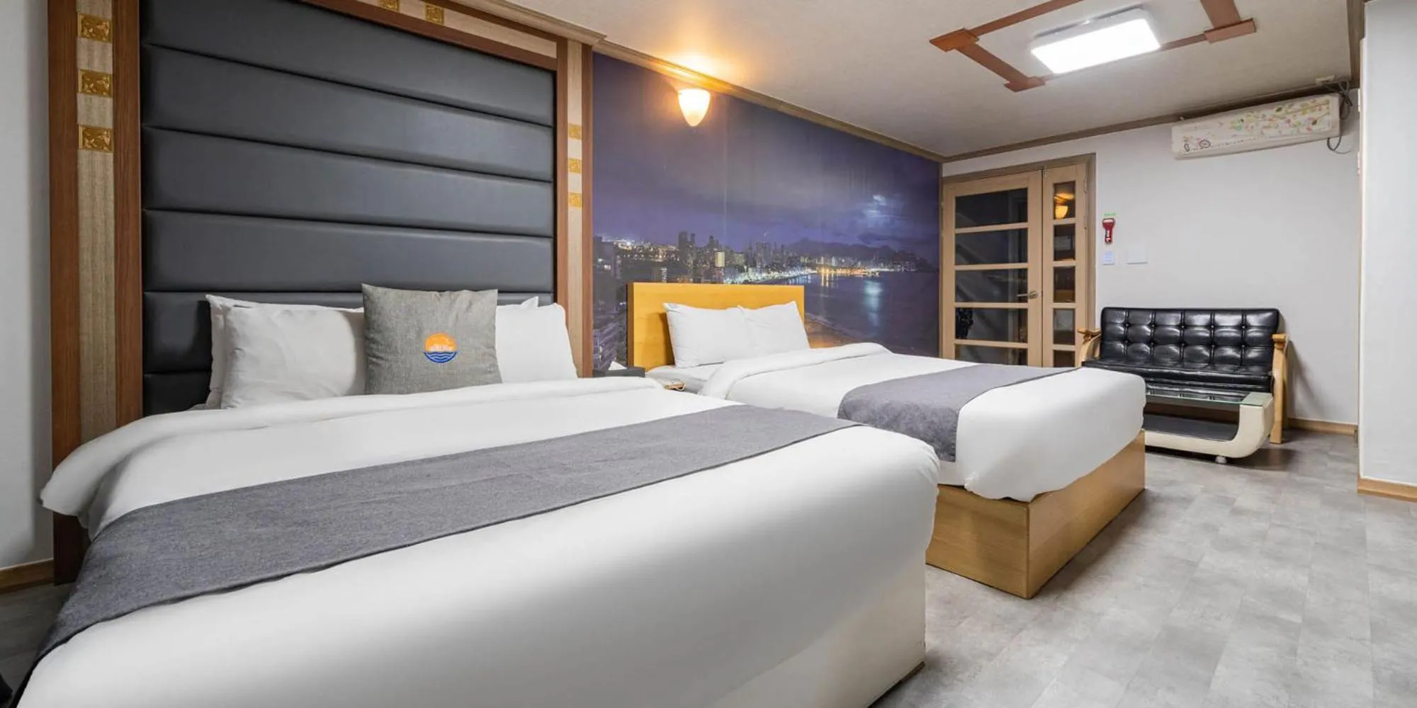 Bed in Sokcho Ritz Hotel