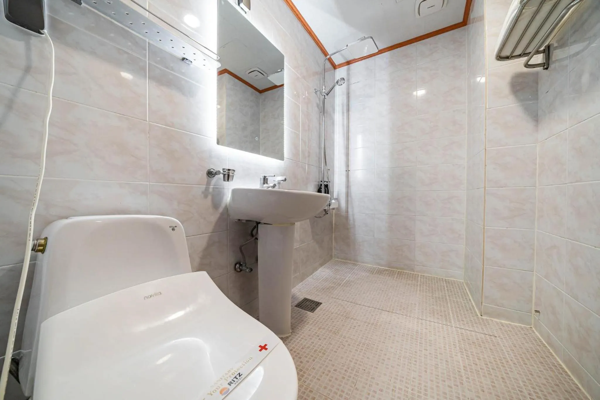 Shower in Sokcho Ritz Hotel