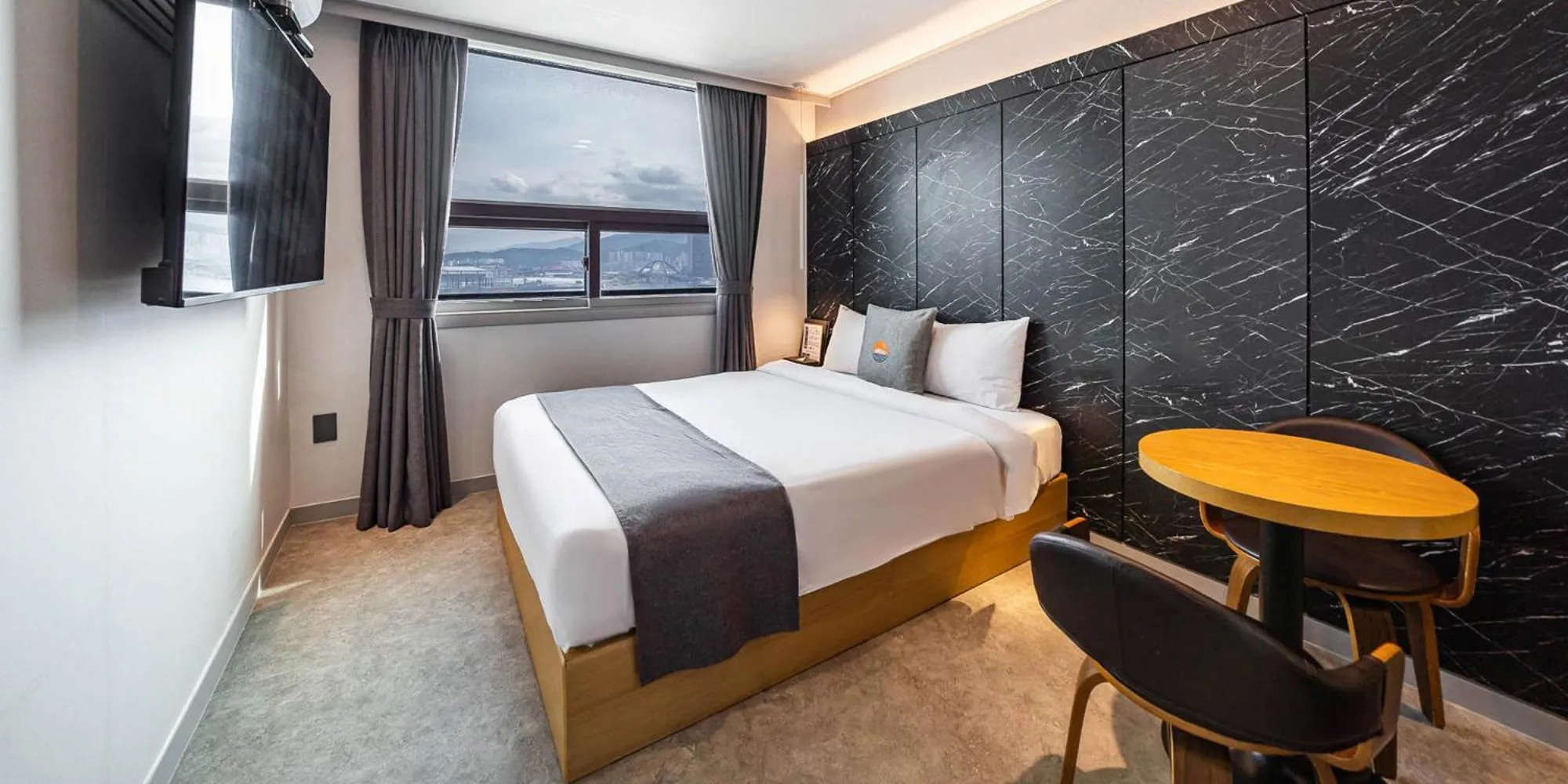 Bed in Sokcho Ritz Hotel