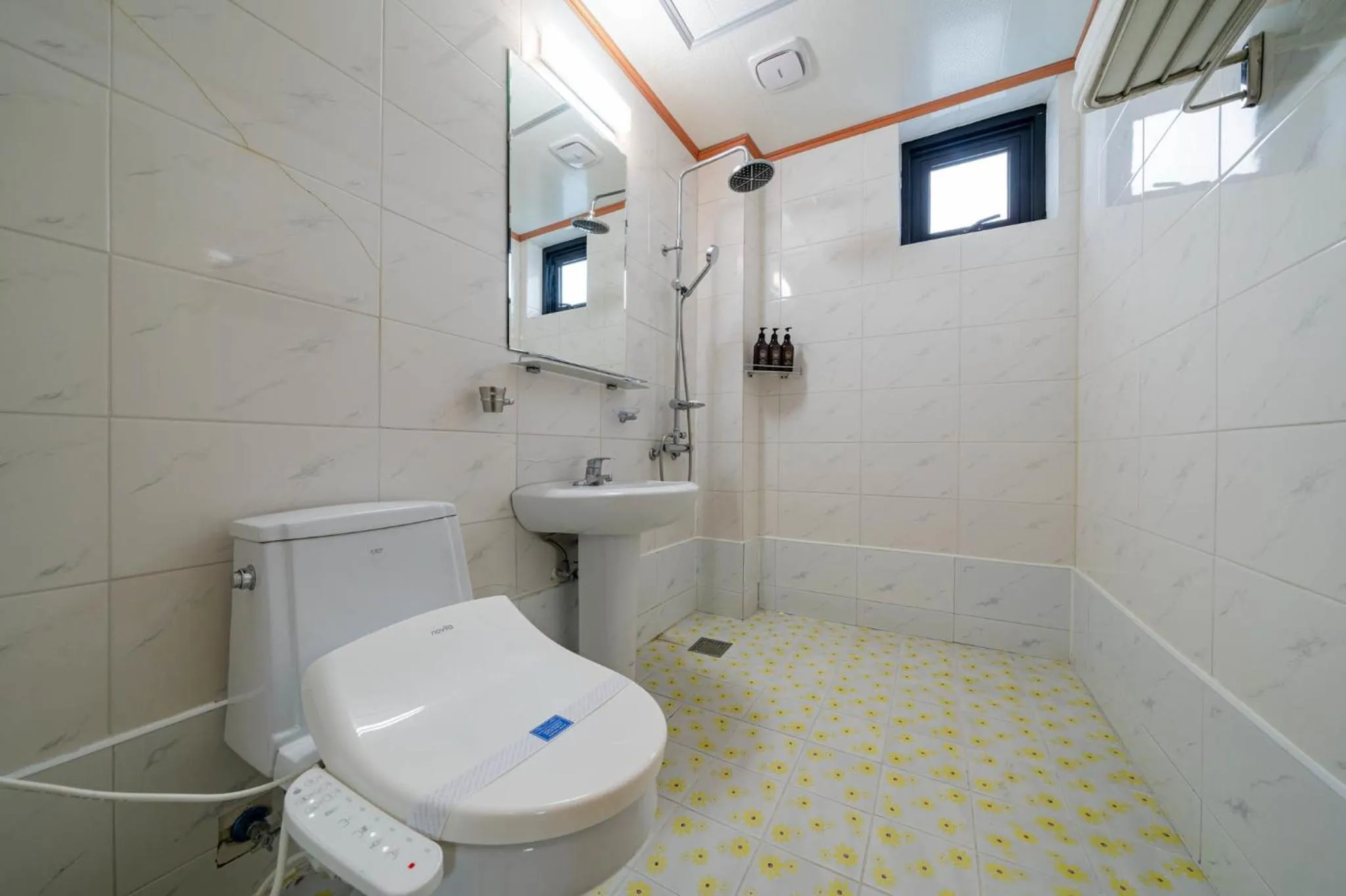 Shower in Sokcho Ritz Hotel