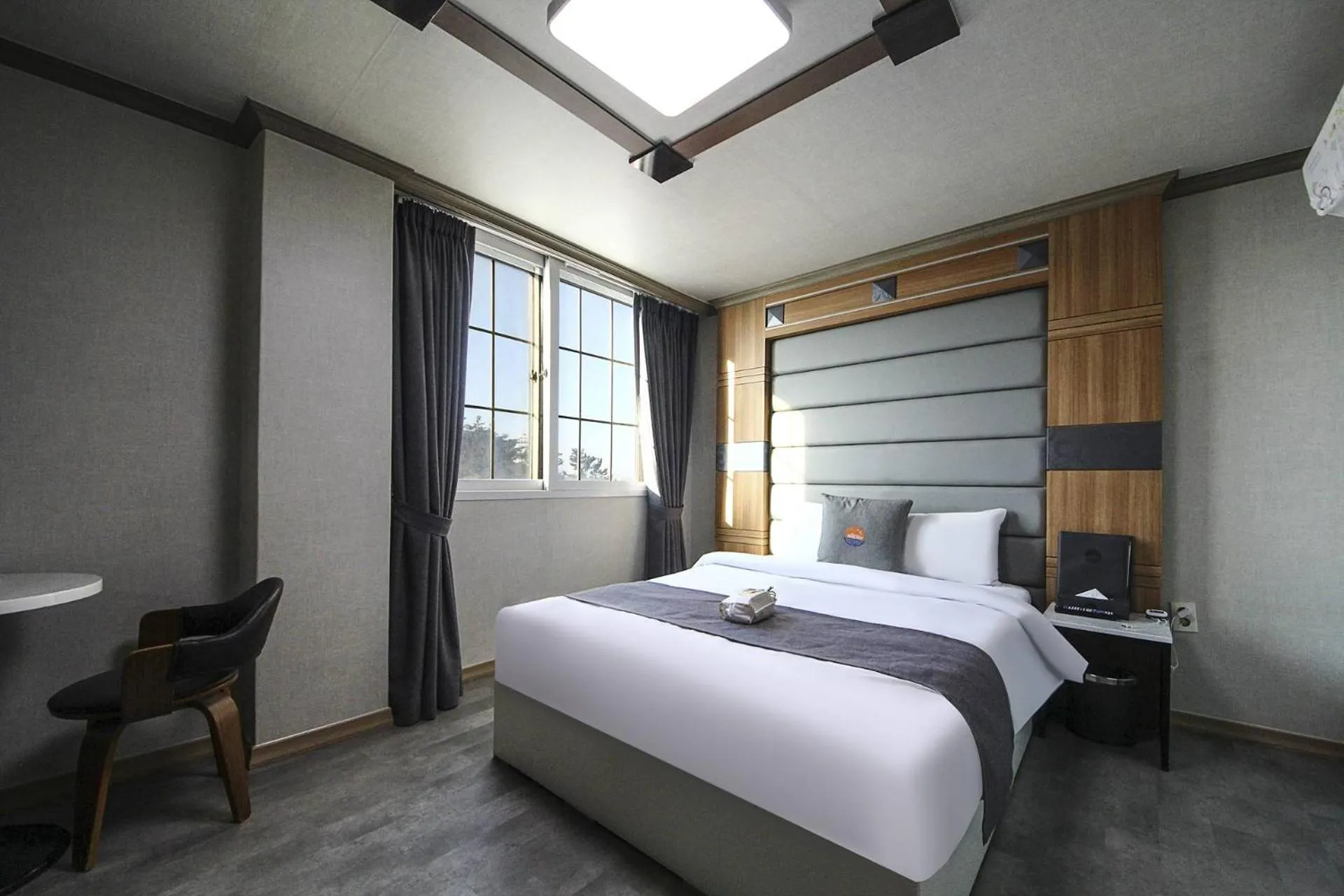 Bed in Sokcho Ritz Hotel