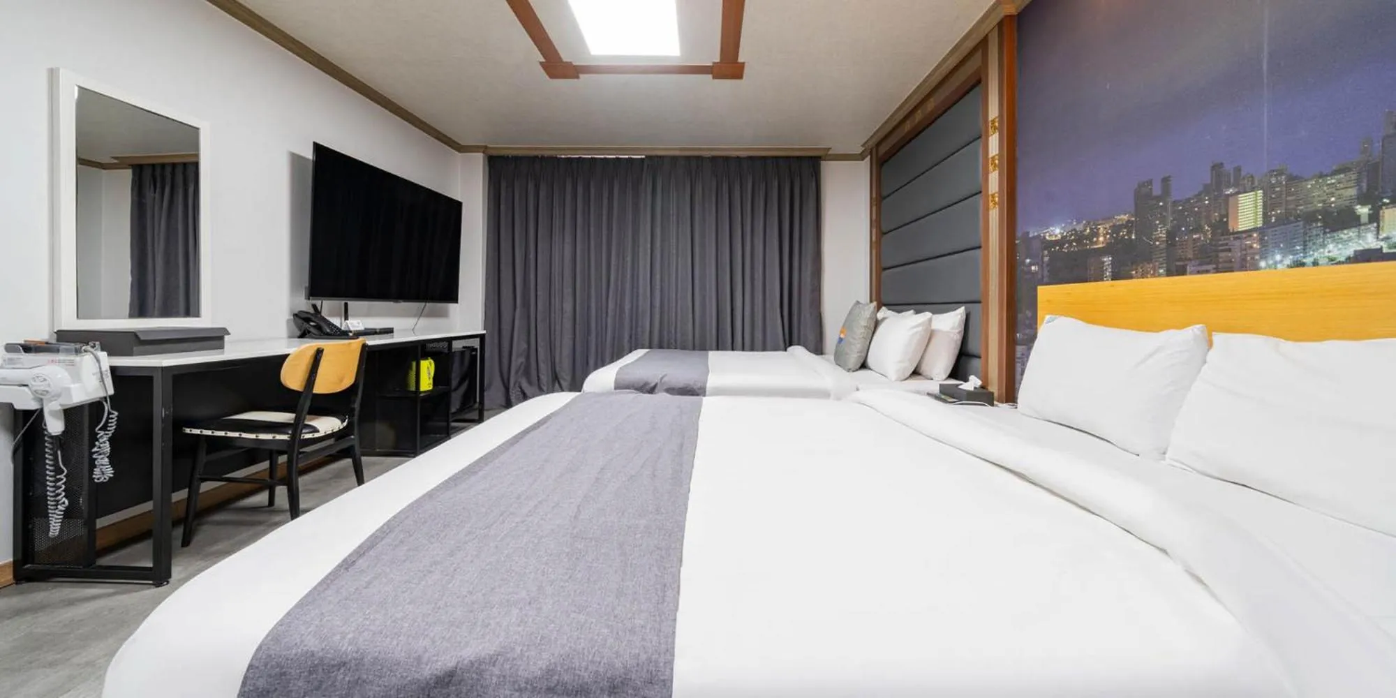 Bed in Sokcho Ritz Hotel