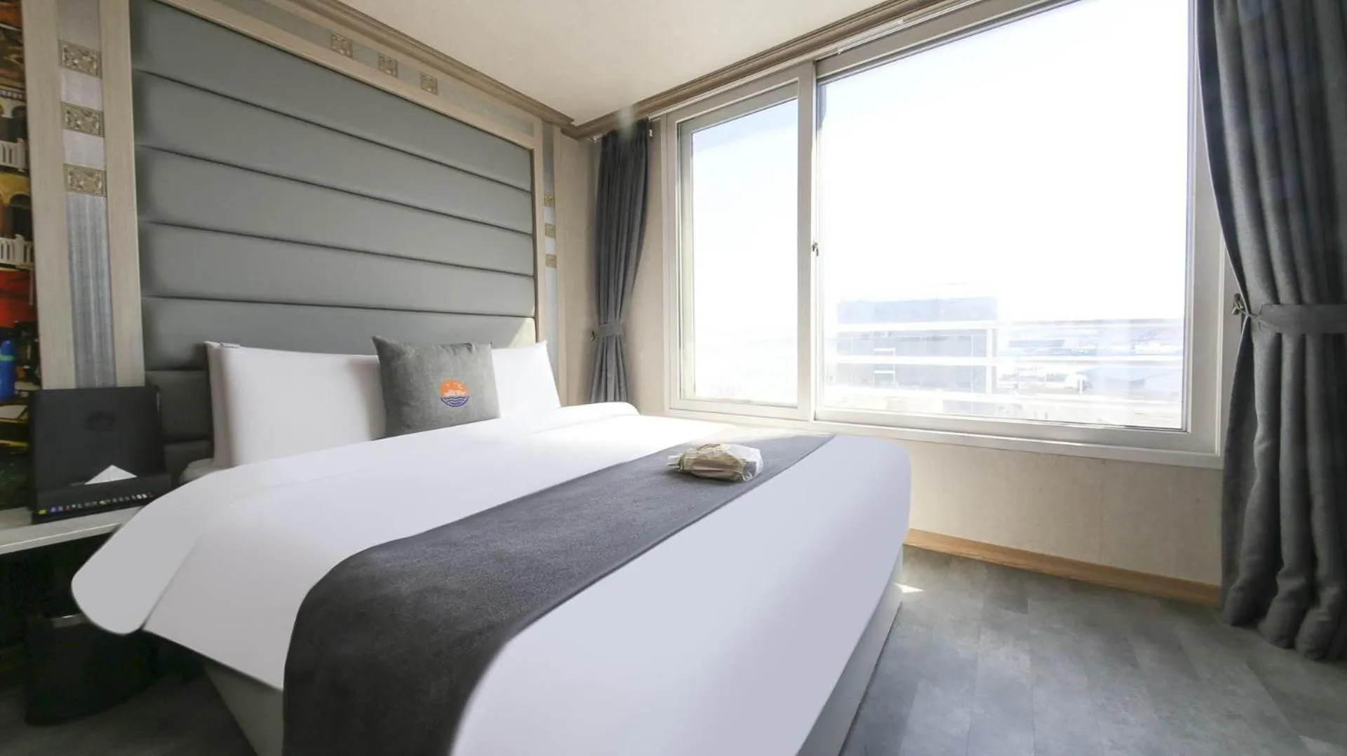 Bed in Sokcho Ritz Hotel