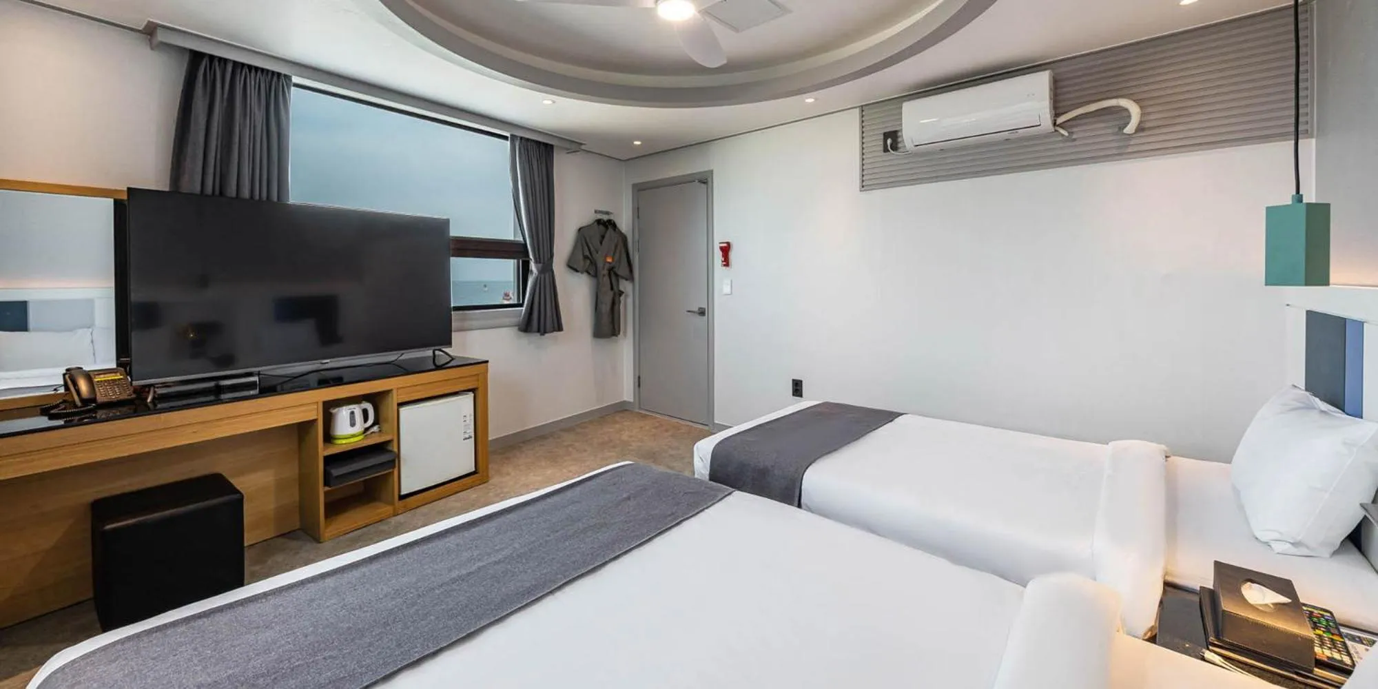 Bed in Sokcho Ritz Hotel